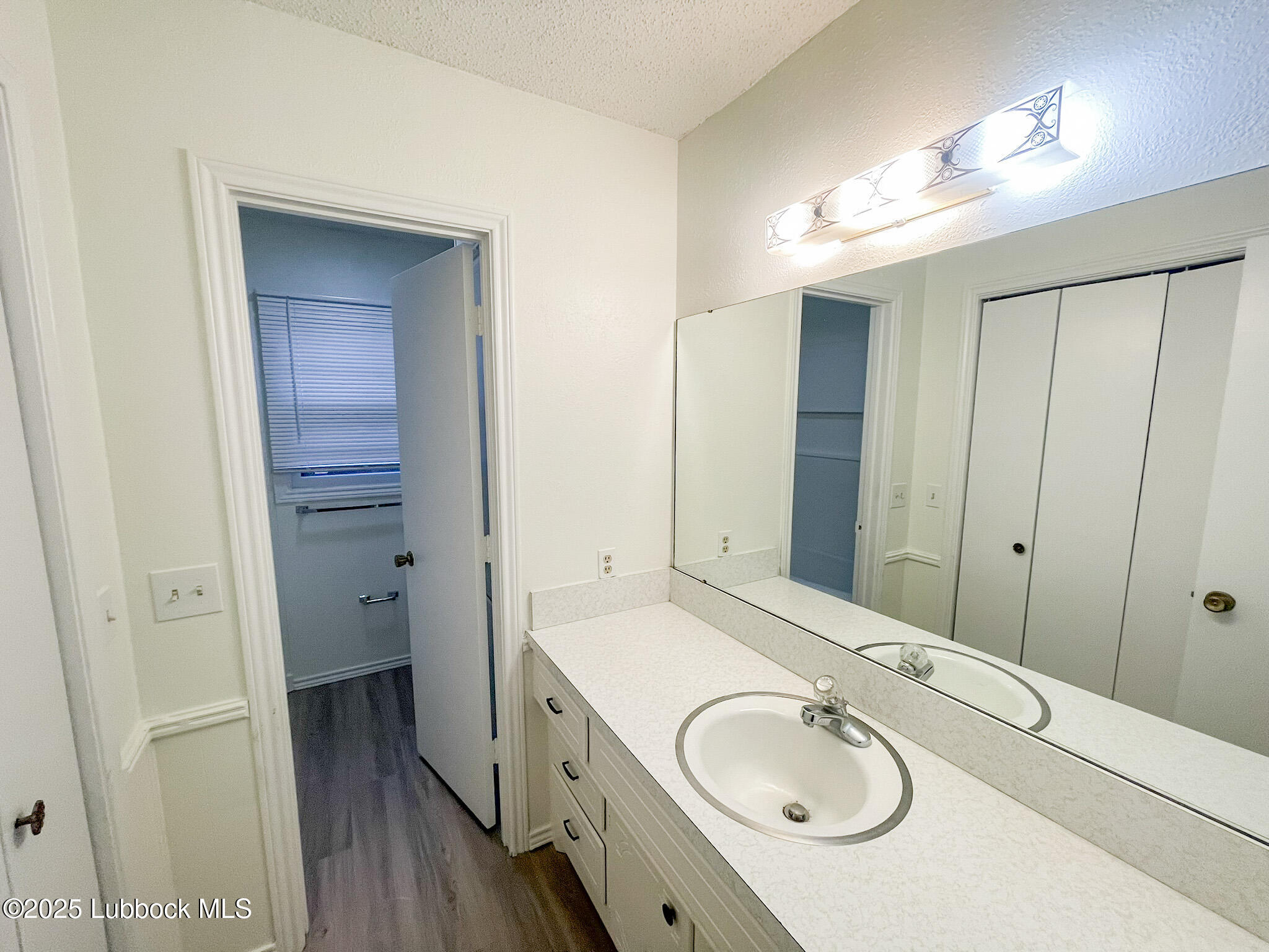 7002 Hartford Avenue Property Photo 11