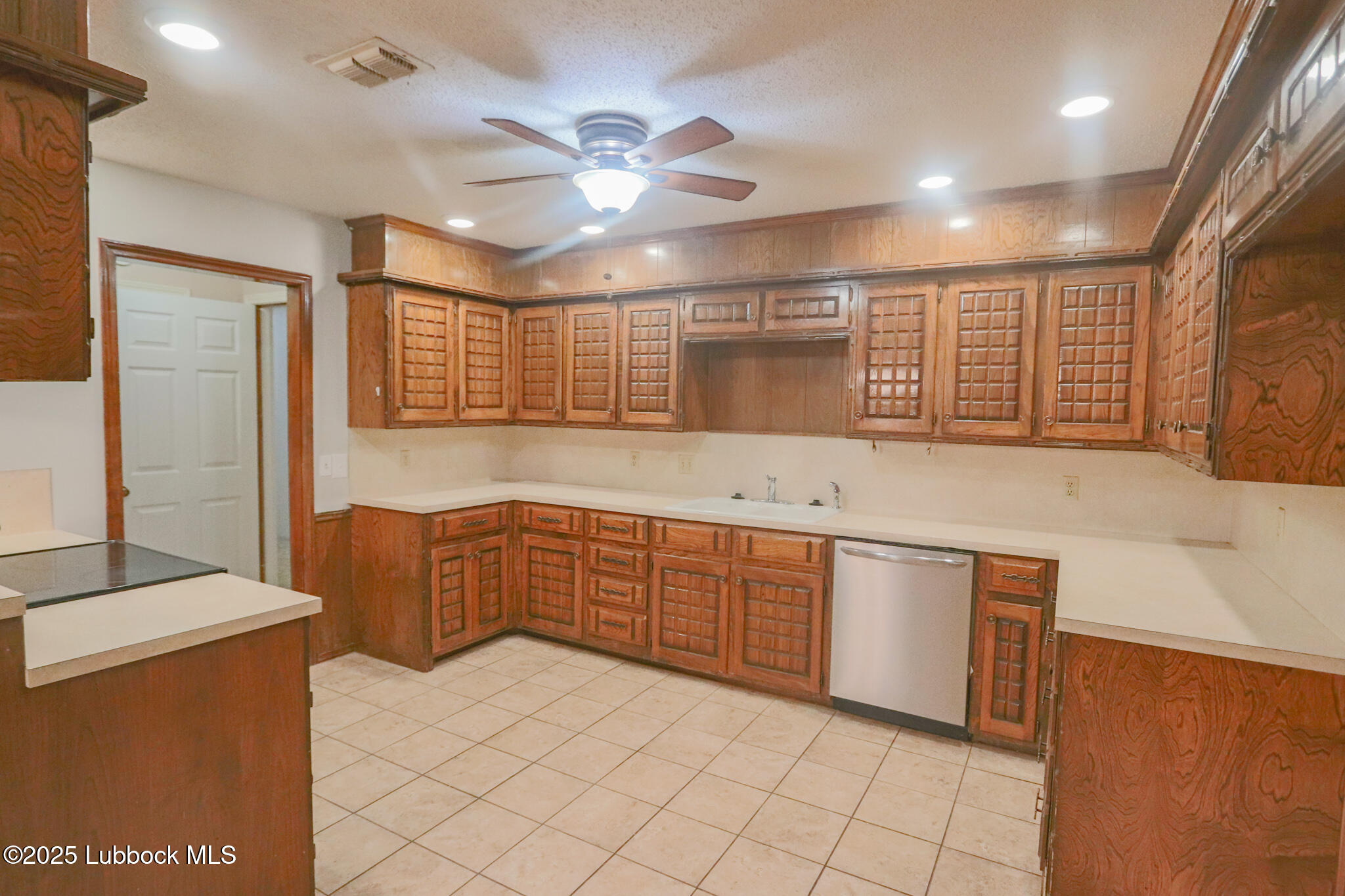 7002 Hartford Avenue Property Photo 15