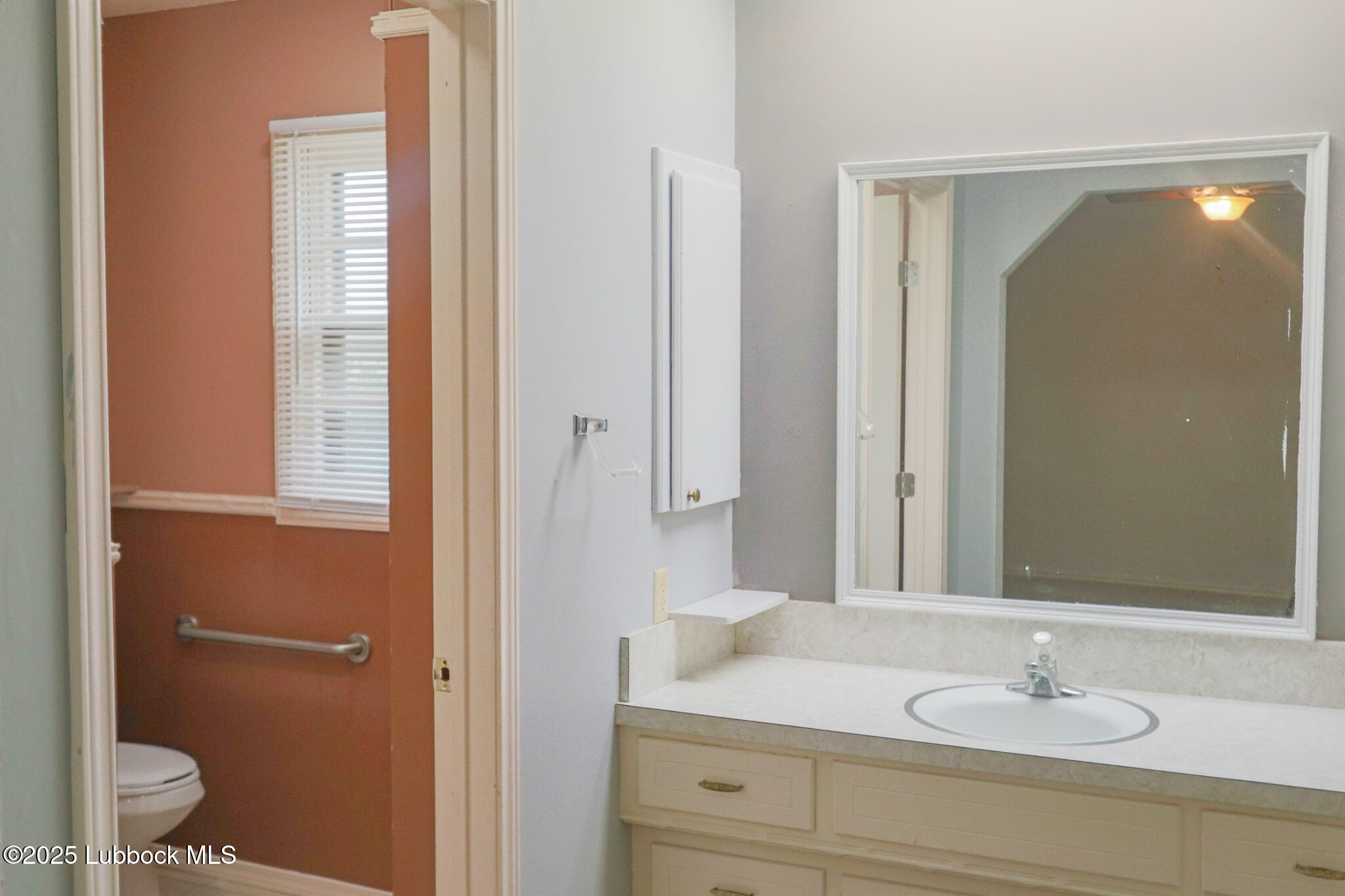 7002 Hartford Avenue Property Photo 19