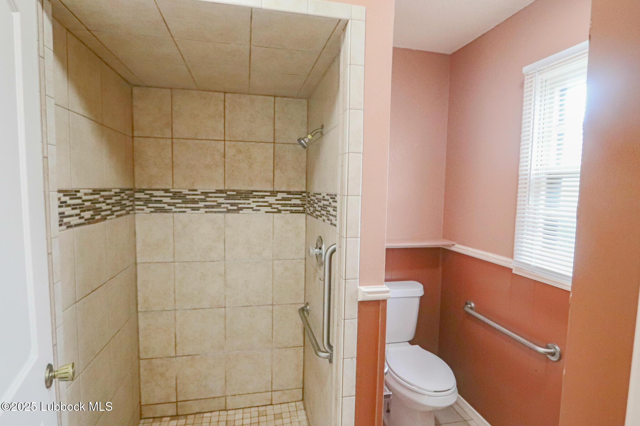 7002 Hartford Avenue Property Photo 21