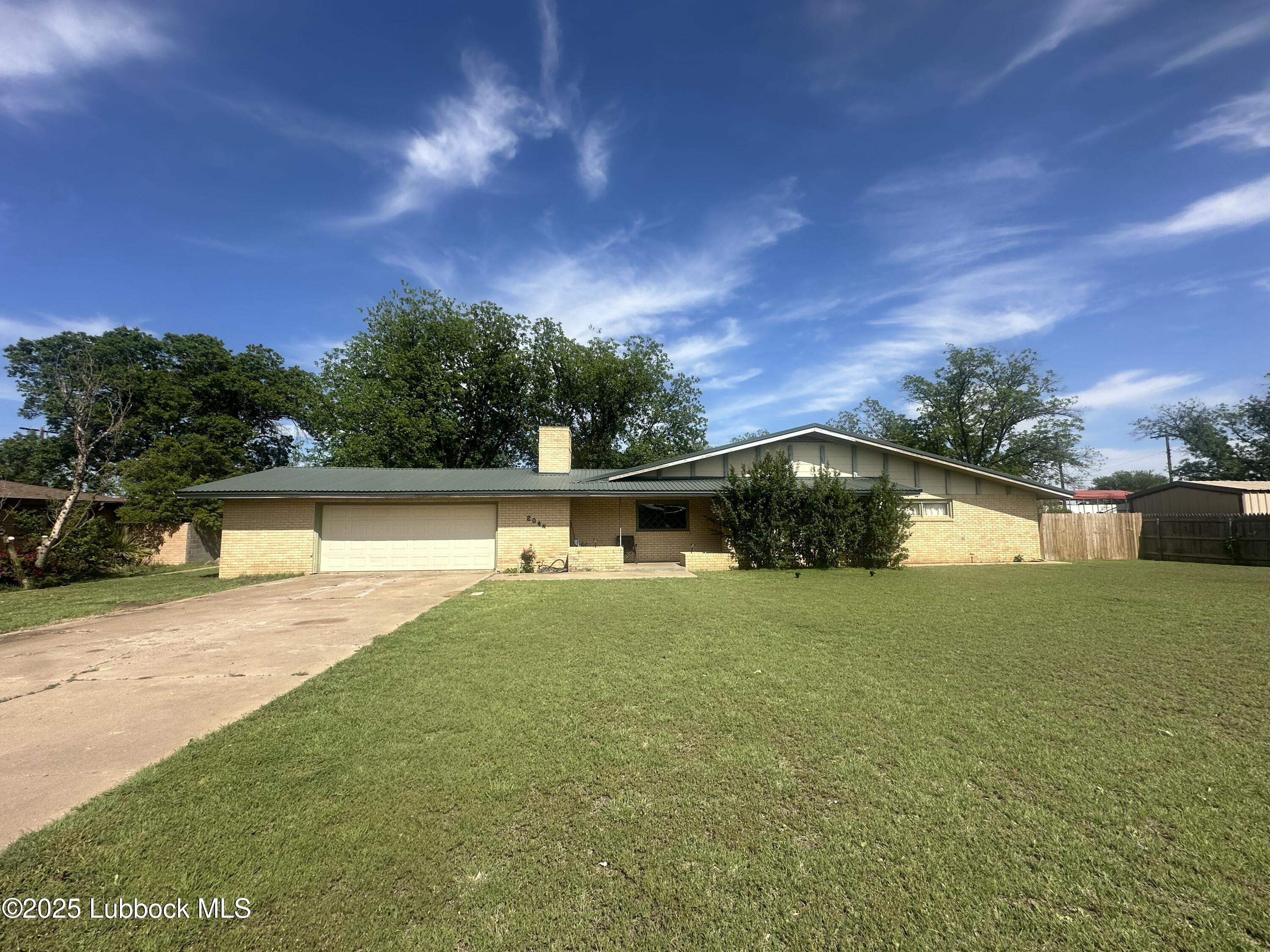 204 N Van Buren Avenue Property Photo 1