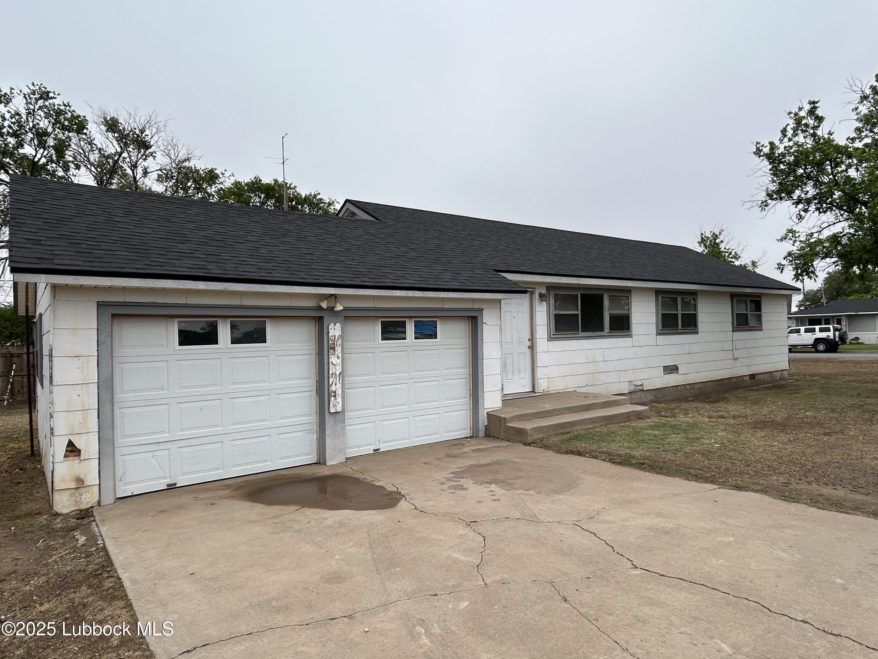 1511 Ave C Property Photo 1
