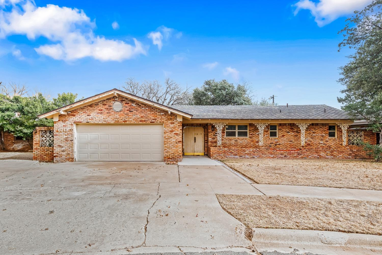 6217 Louisville Drive Property Photo 1