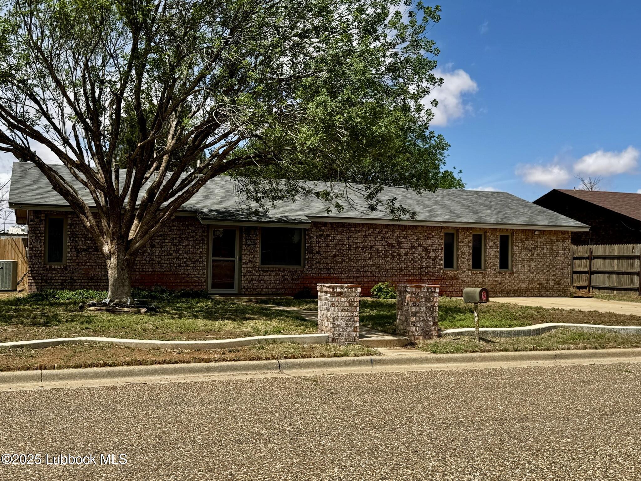 704 S Ave S Property Photo 1