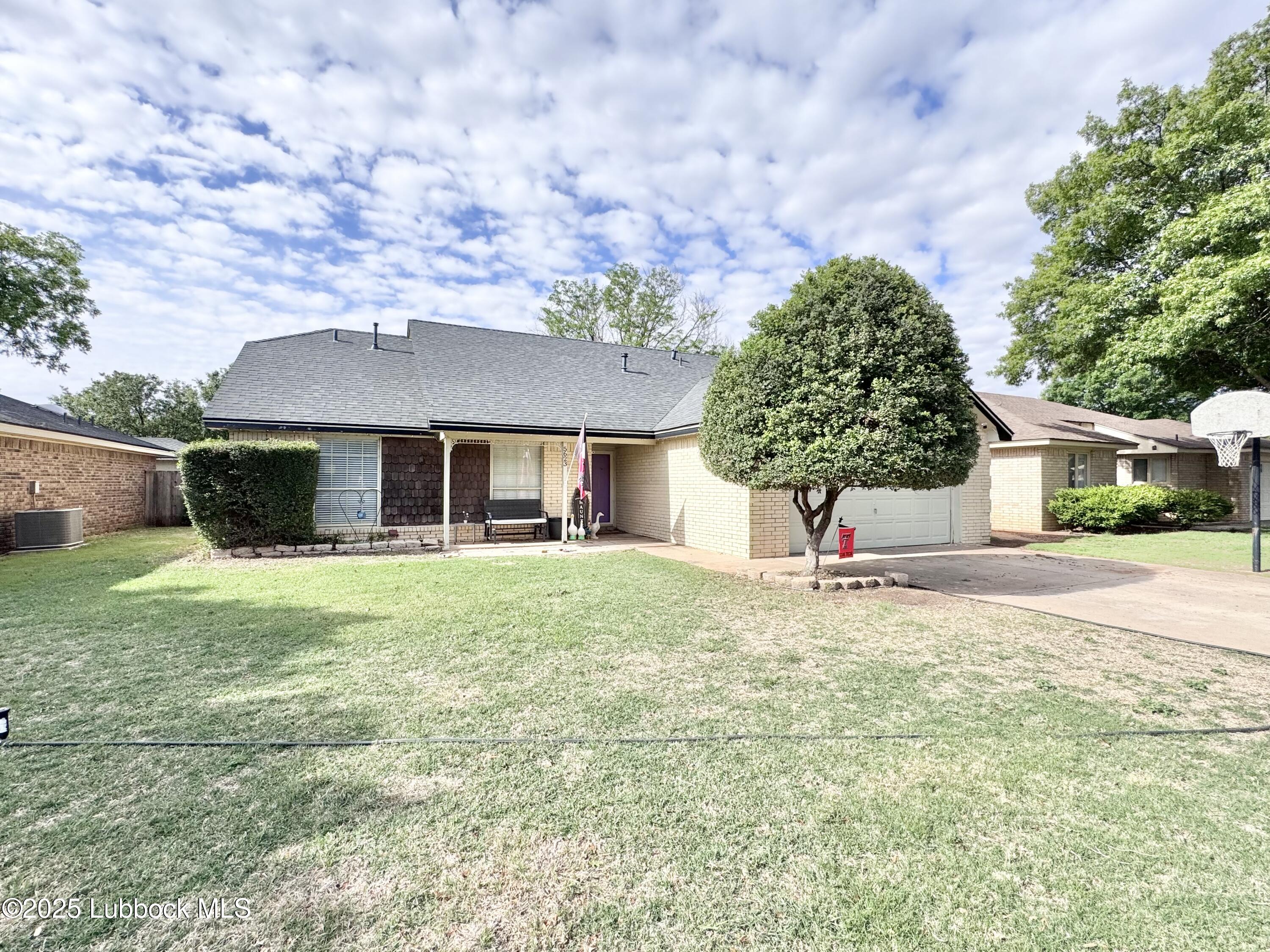5623 87th Street Property Photo 1