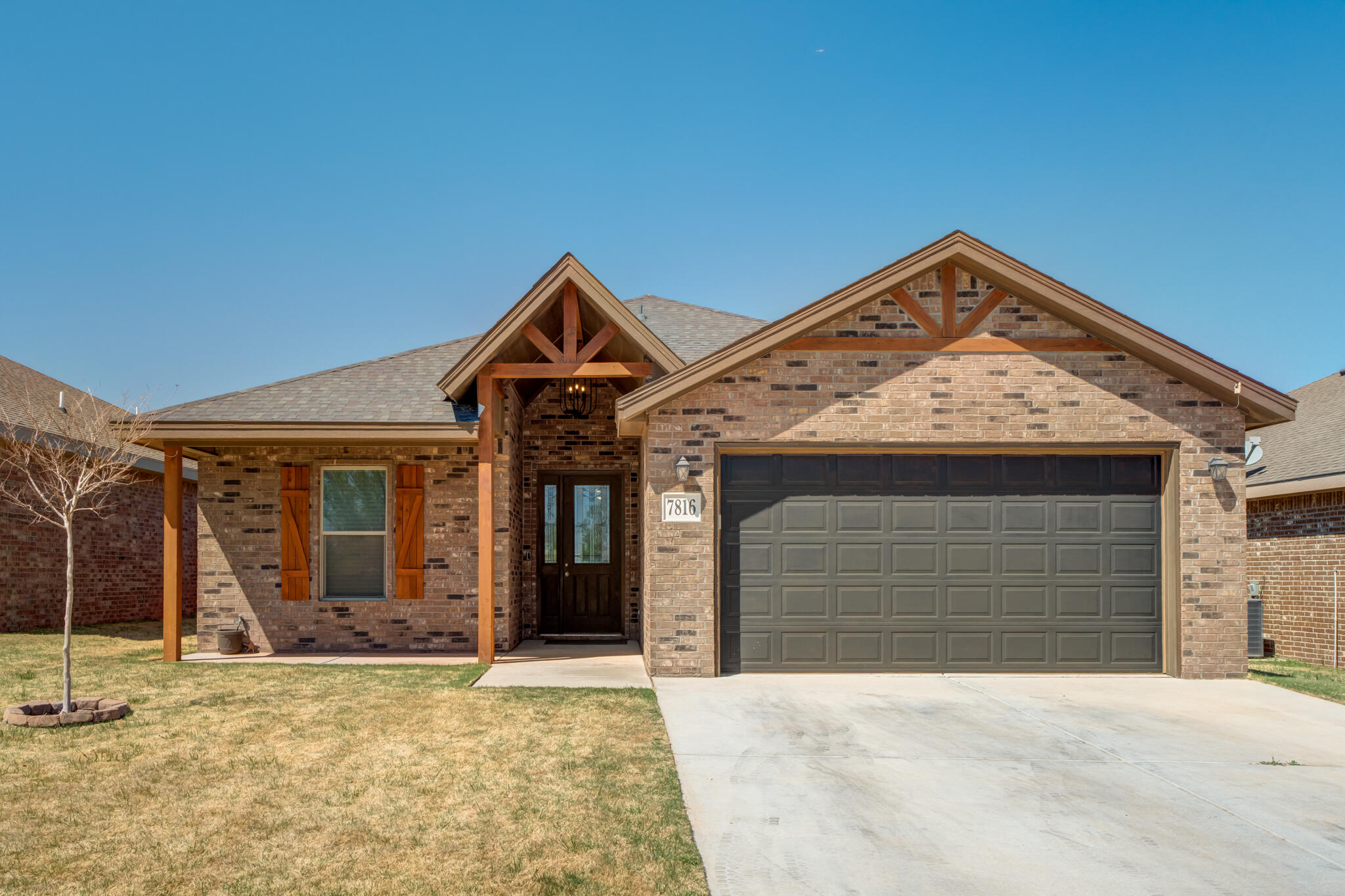 7816 90th Street Property Photo 1
