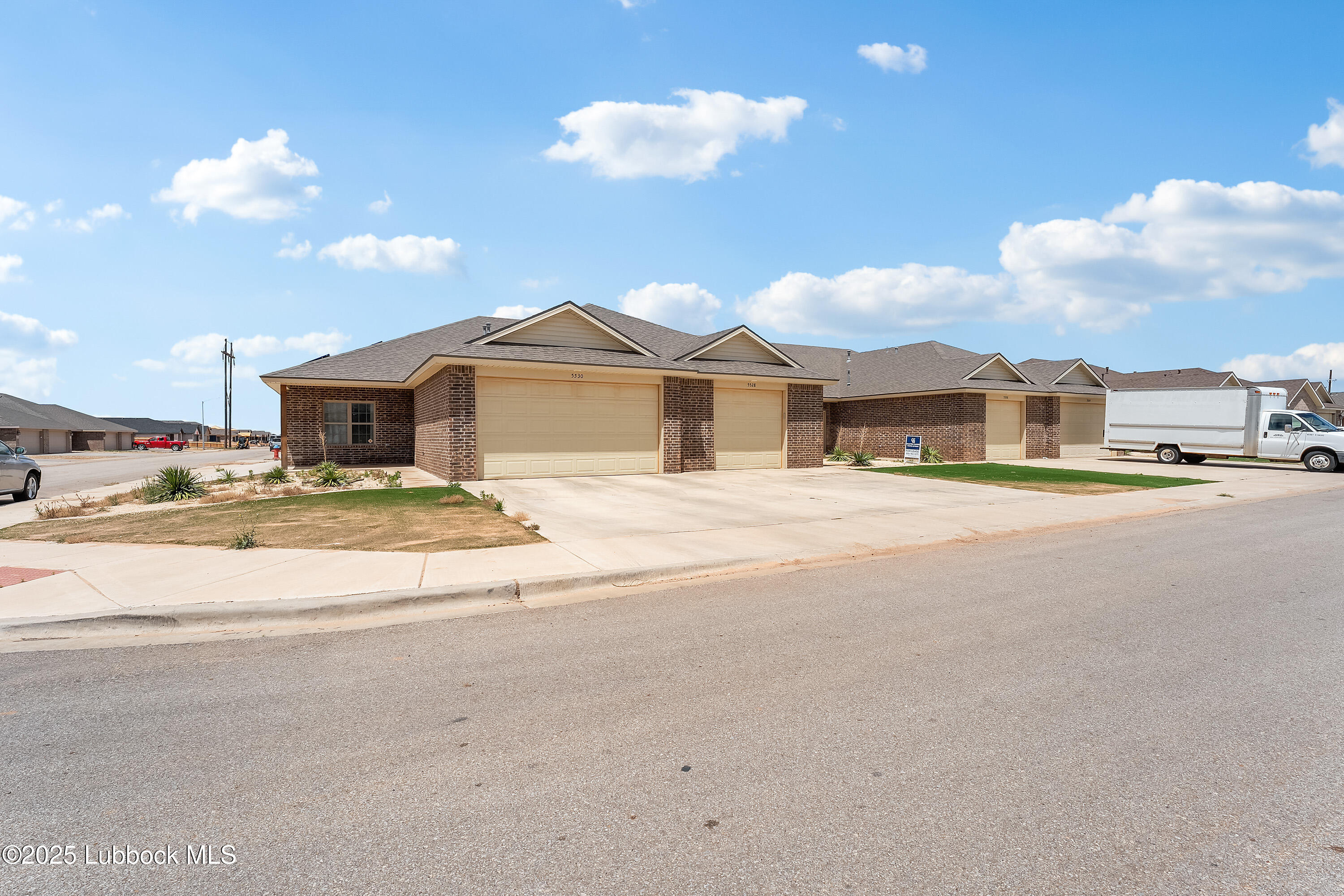5526 Lehigh Street Property Photo 1