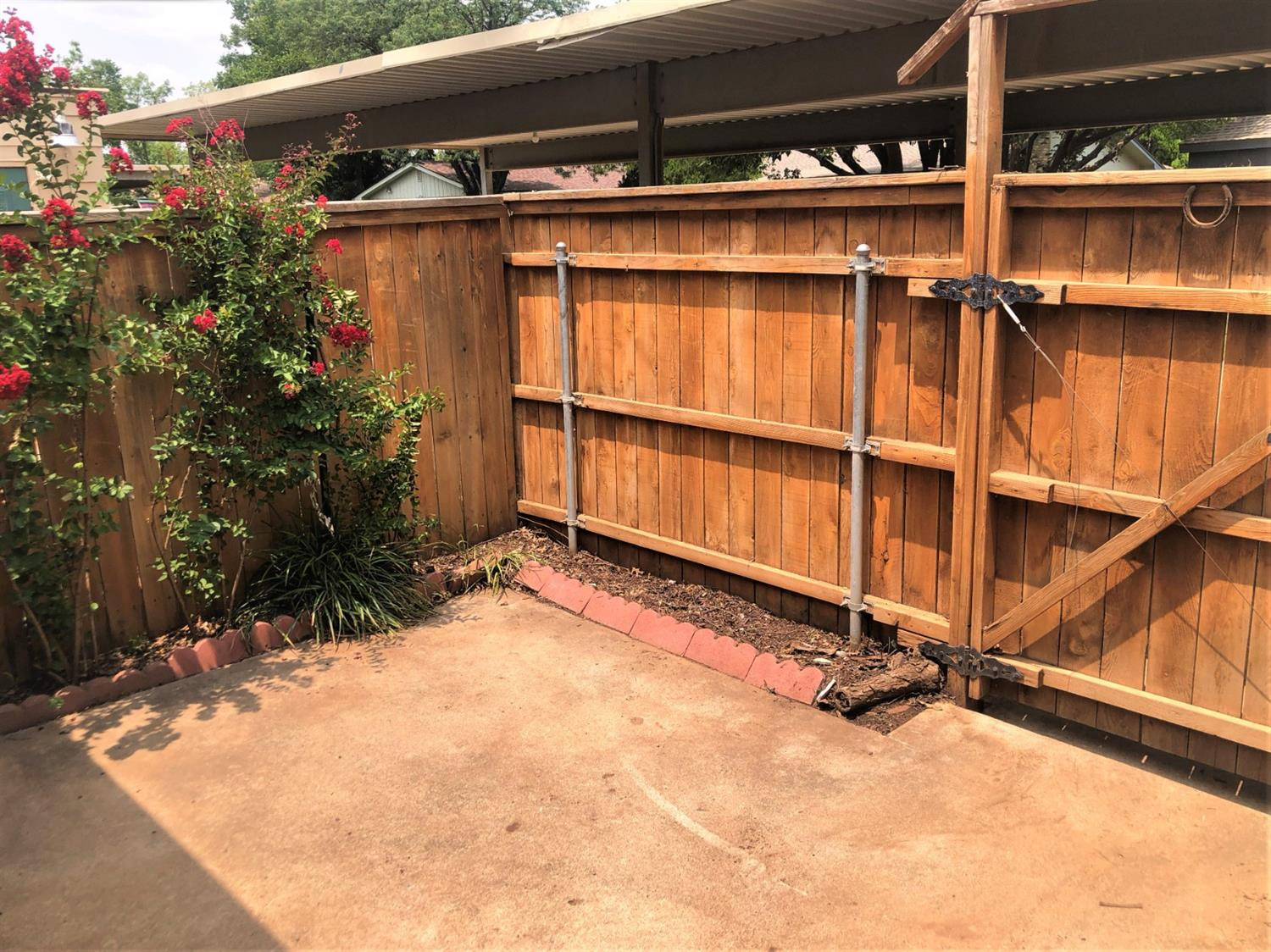5712 38th Street Property Photo 10
