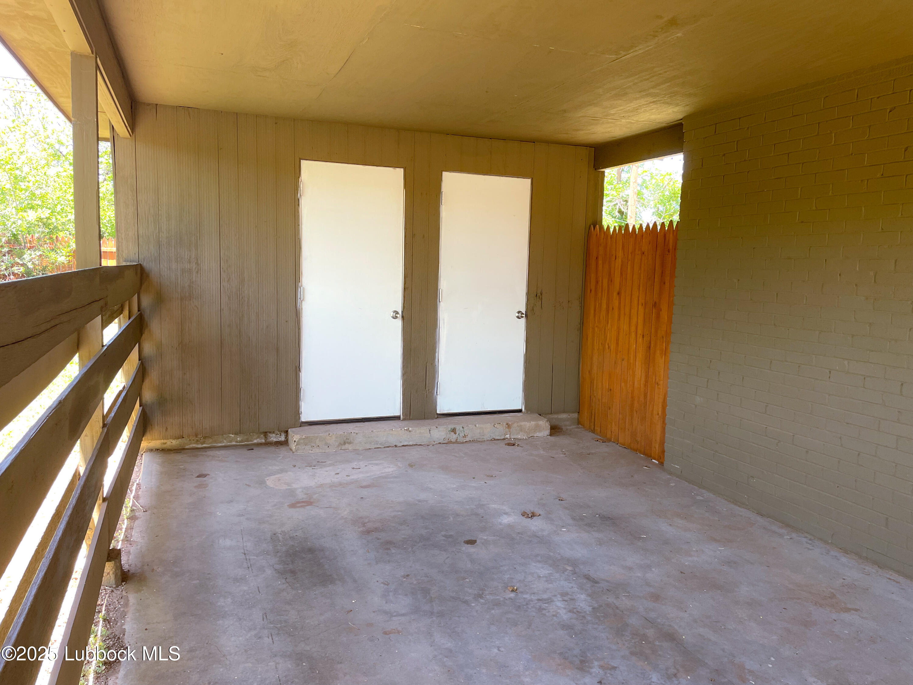 2712 65th Street Property Photo 4