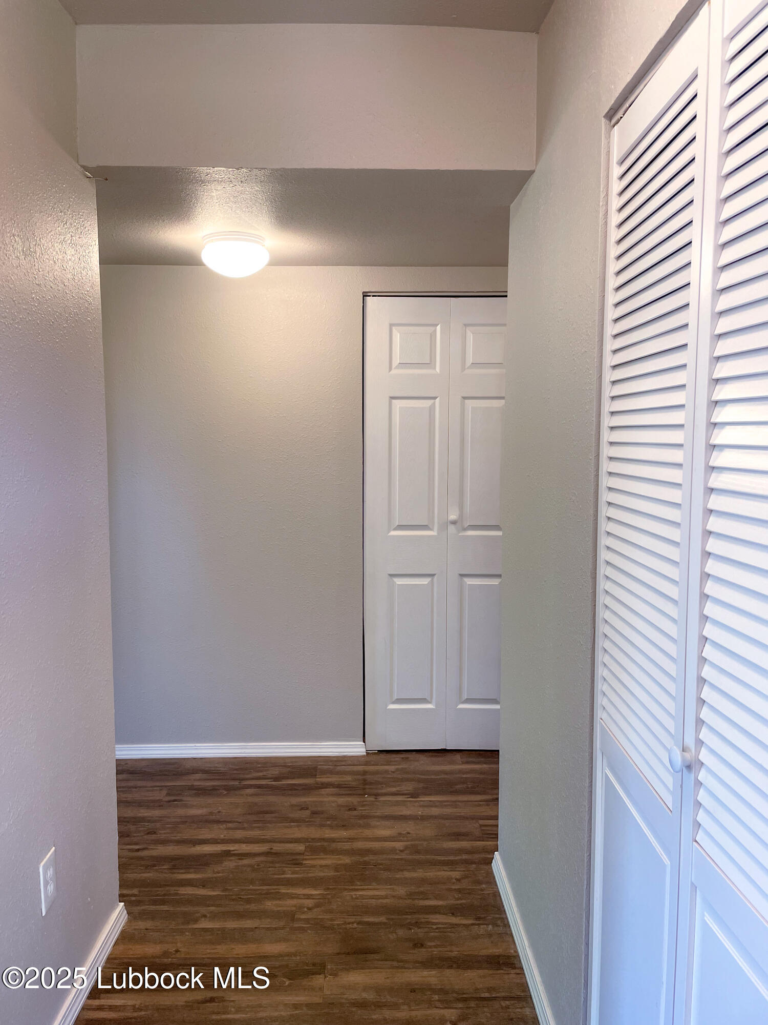 2712 65th Street Property Photo 5