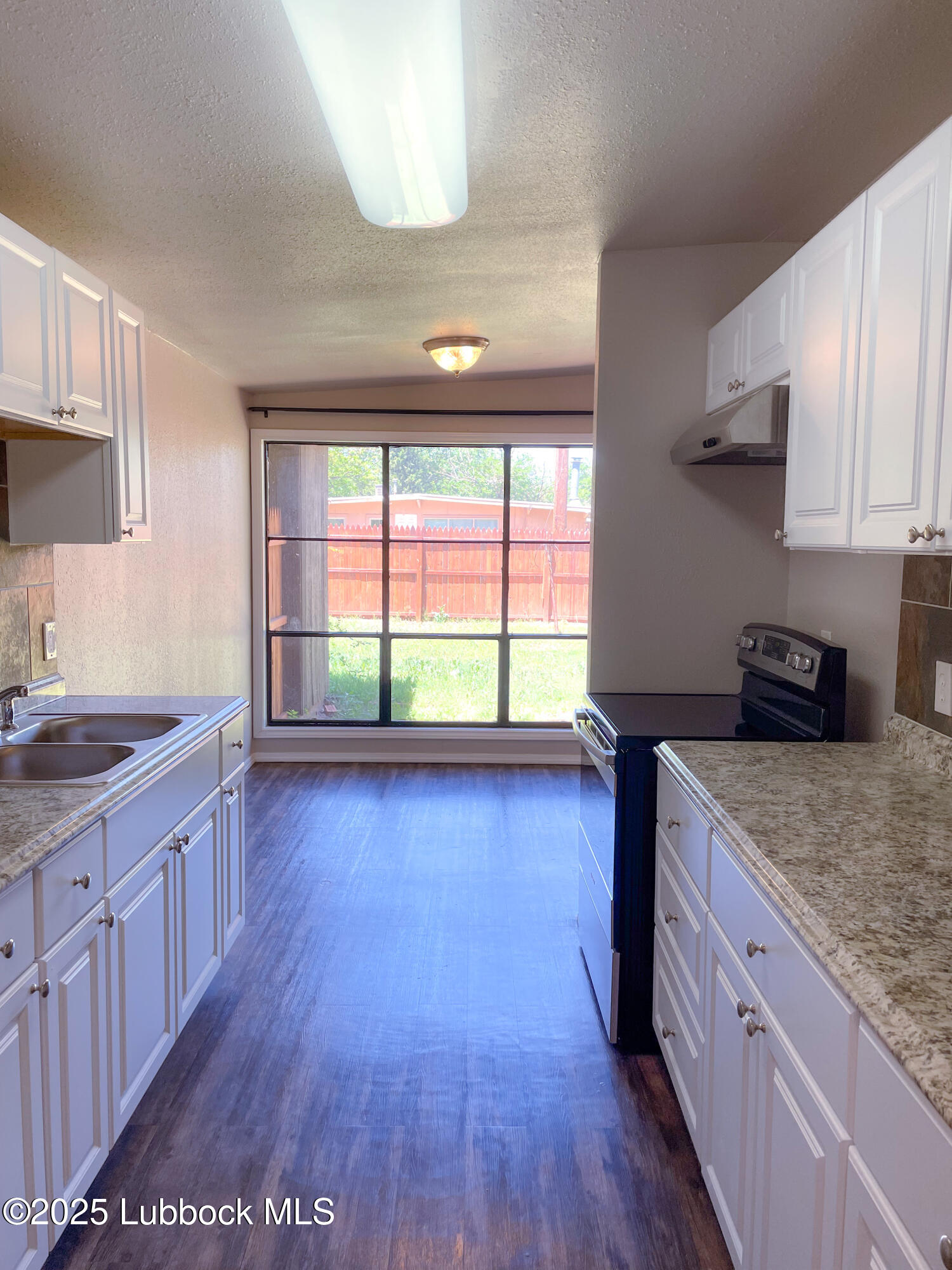 2712 65th Street Property Photo 6