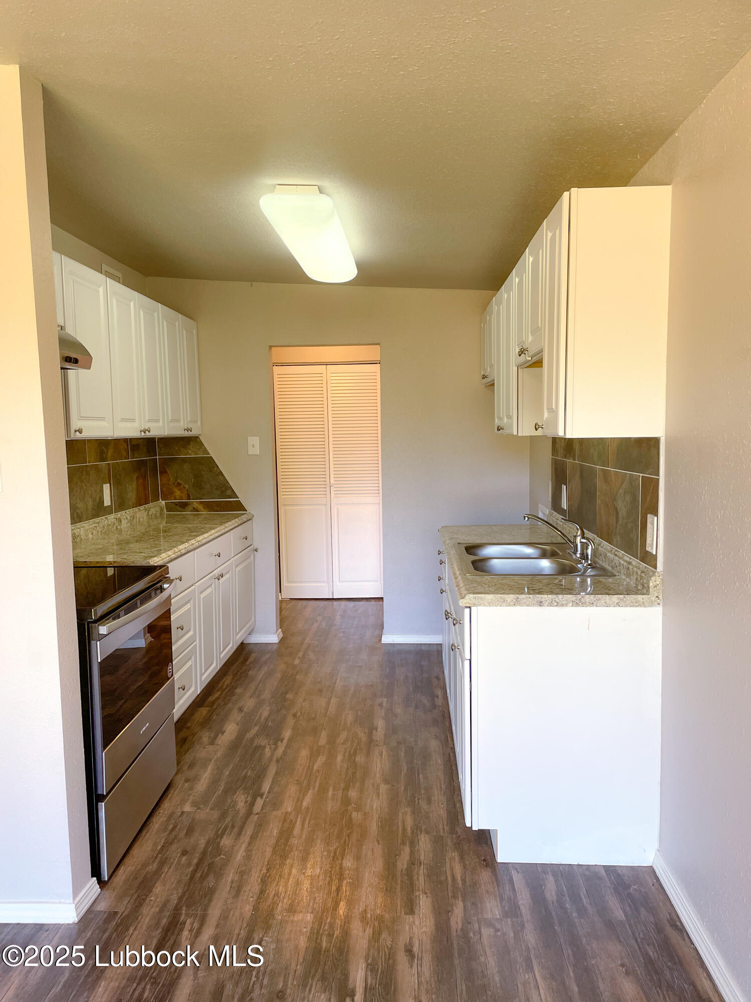 2712 65th Street Property Photo 11
