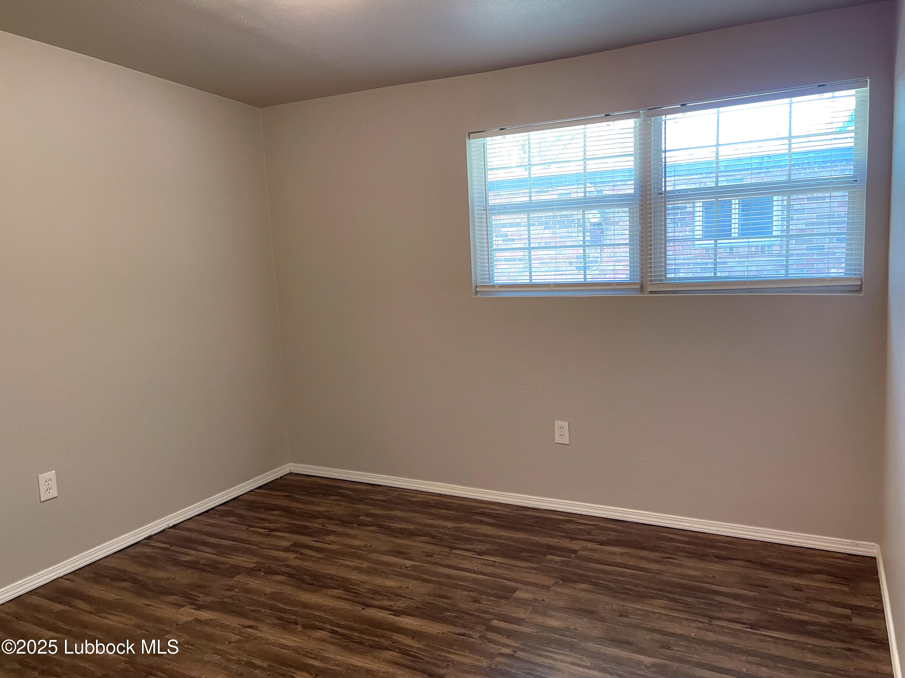 2712 65th Street Property Photo 17