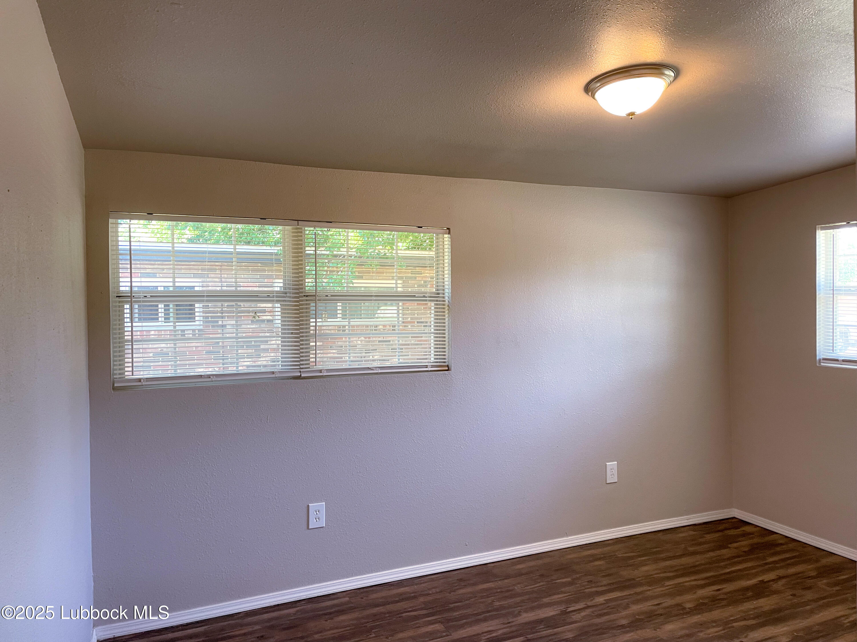 2712 65th Street Property Photo 22