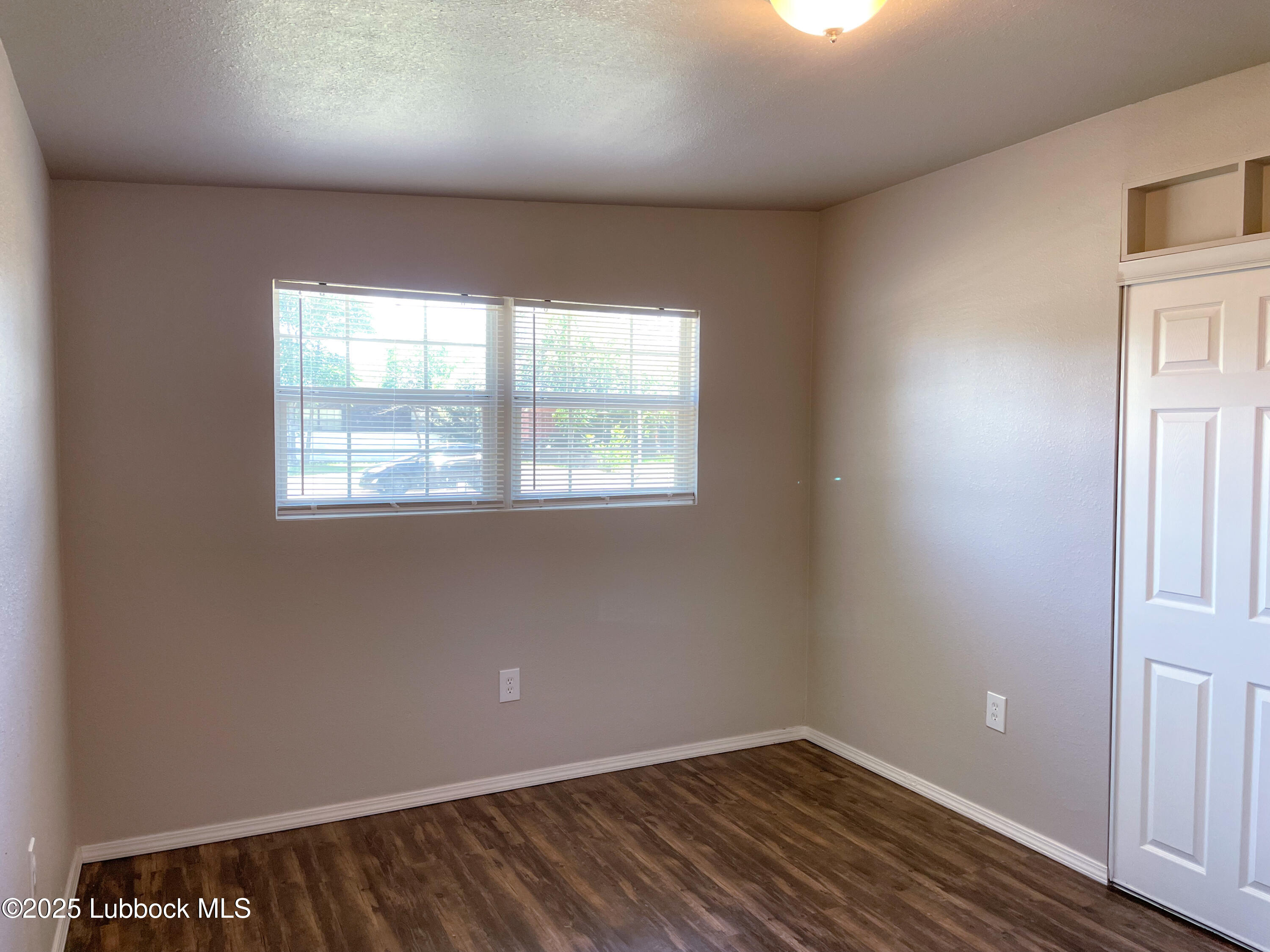 2712 65th Street Property Photo 23