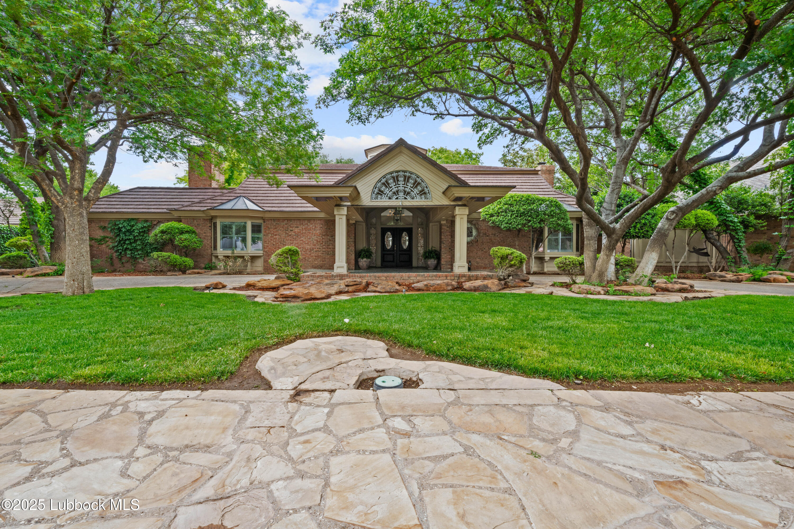 5118 2nd Street Property Photo 1