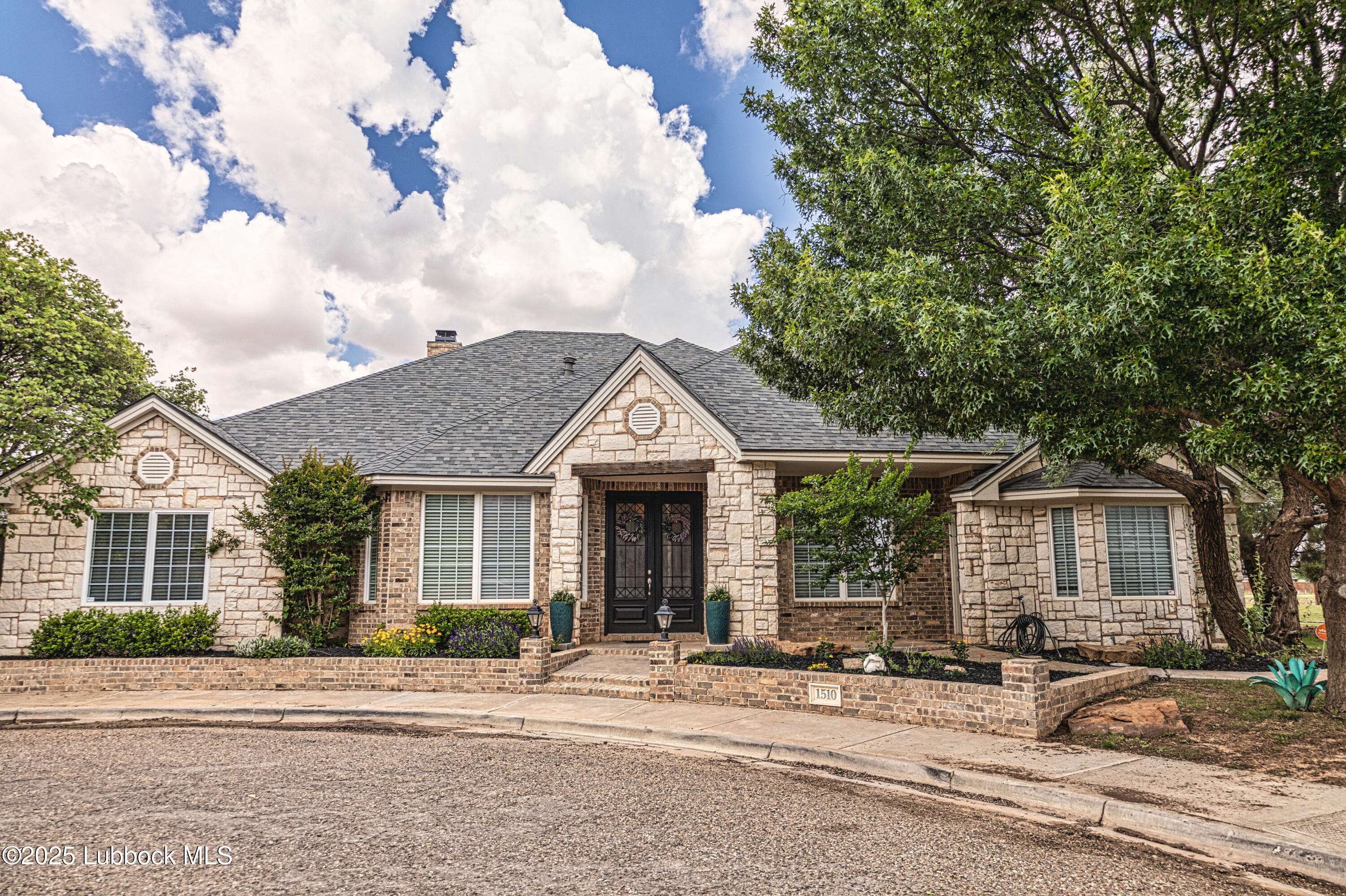 1510 Lancelot Avenue Property Photo 1
