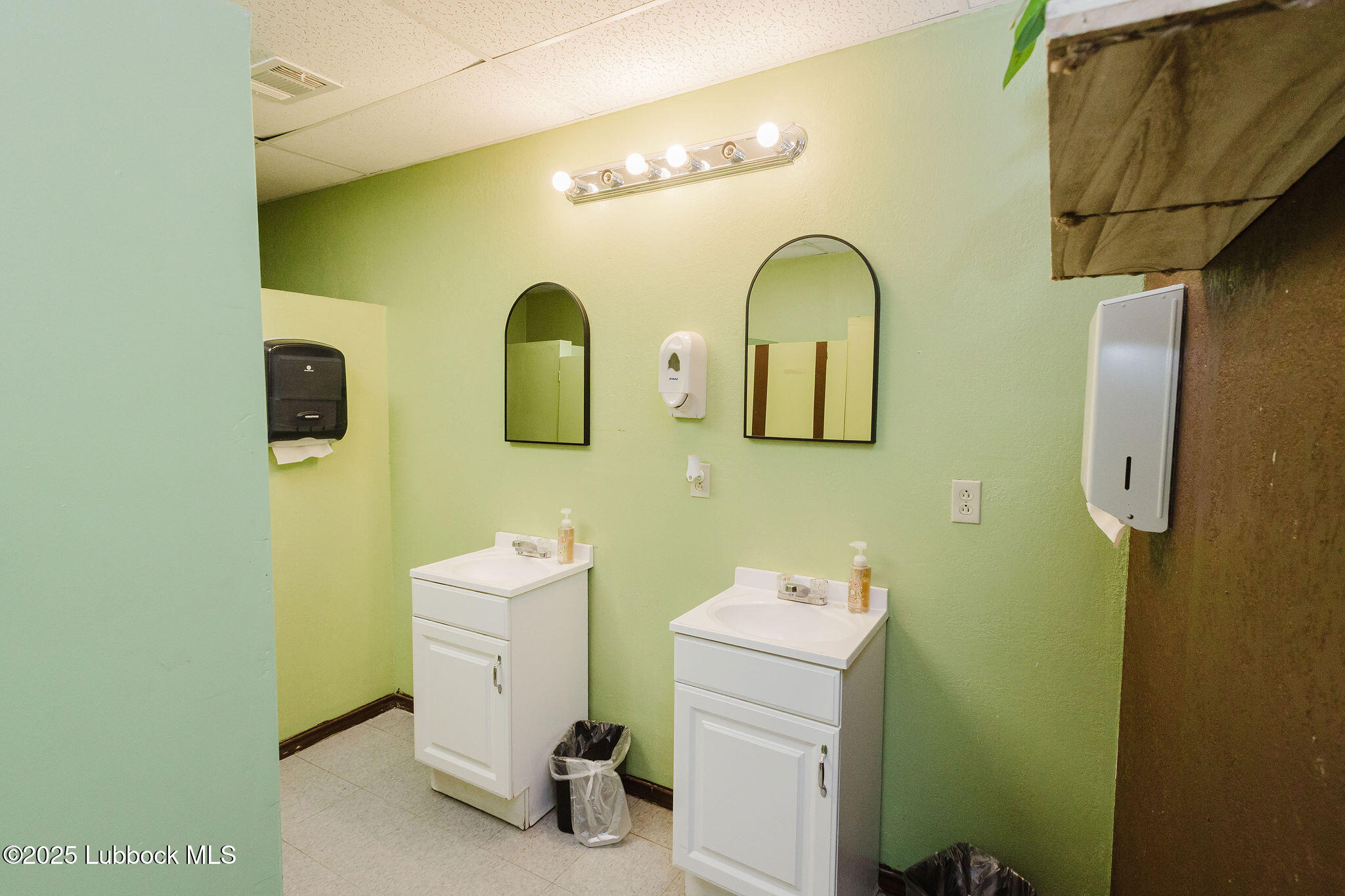 10312 N Fm 1264 Property Photo 13