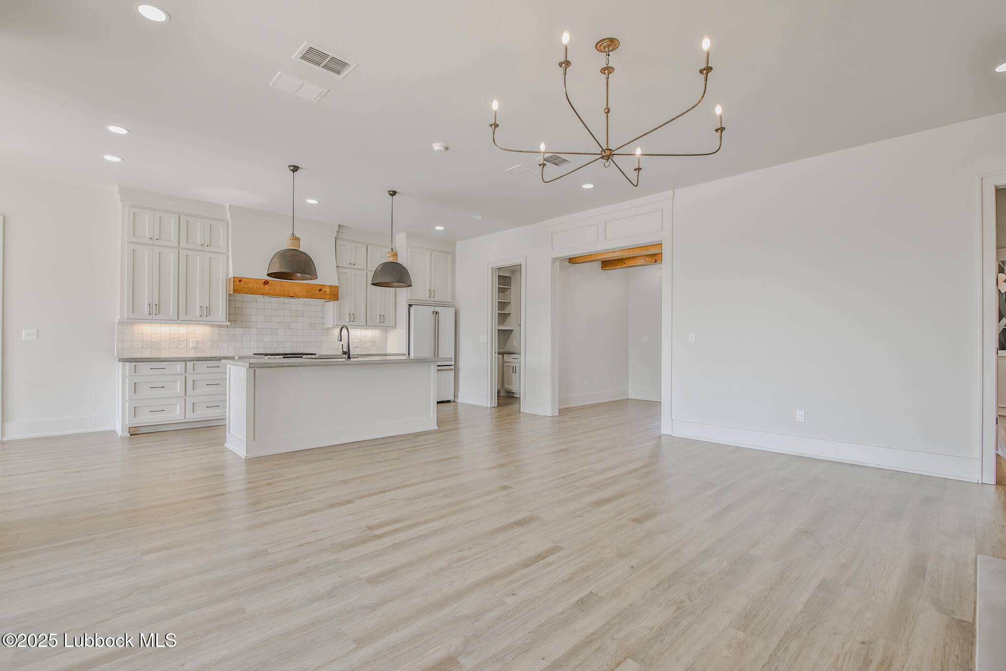 518 Avenue U Property Photo 6