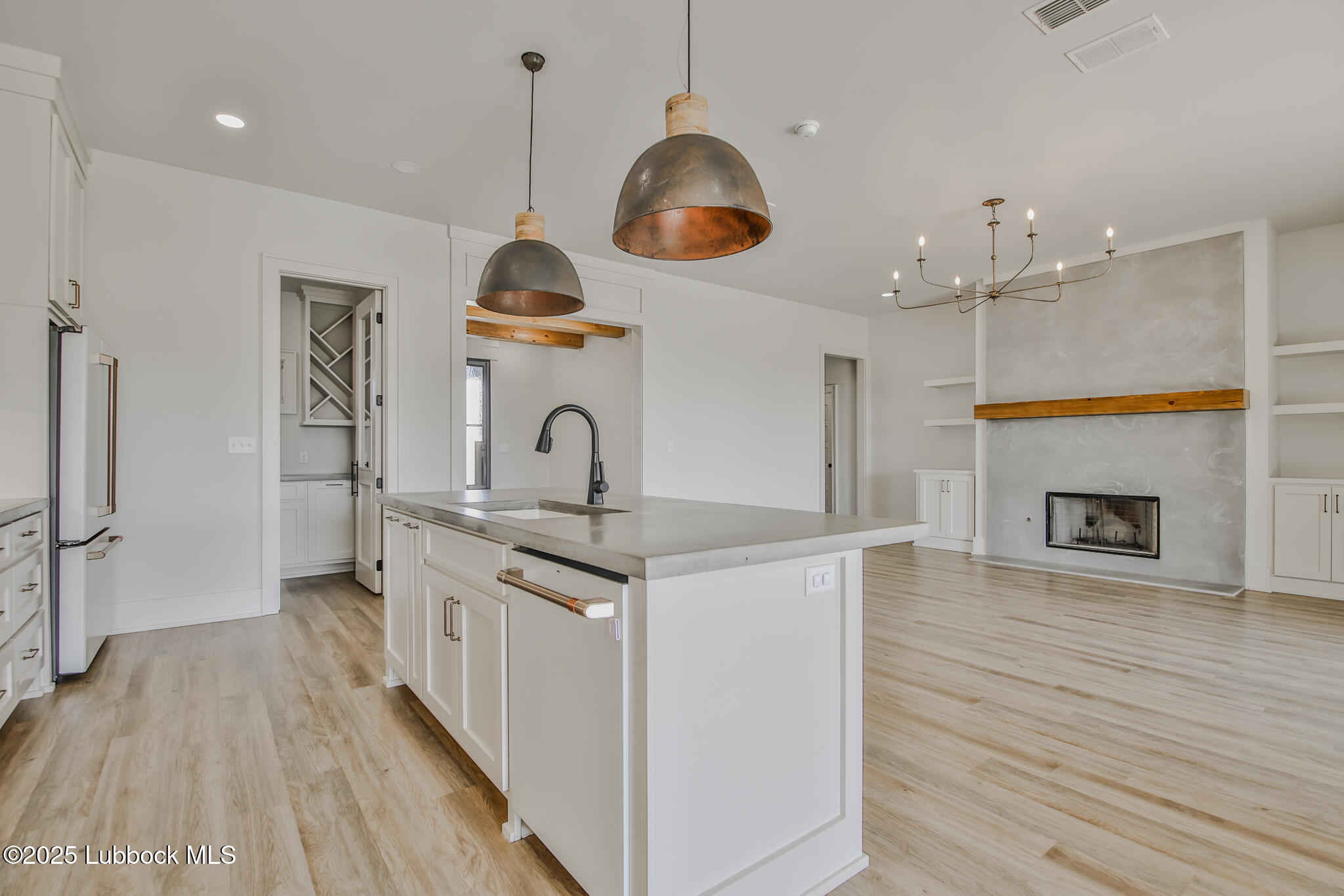 518 Avenue U Property Photo 9