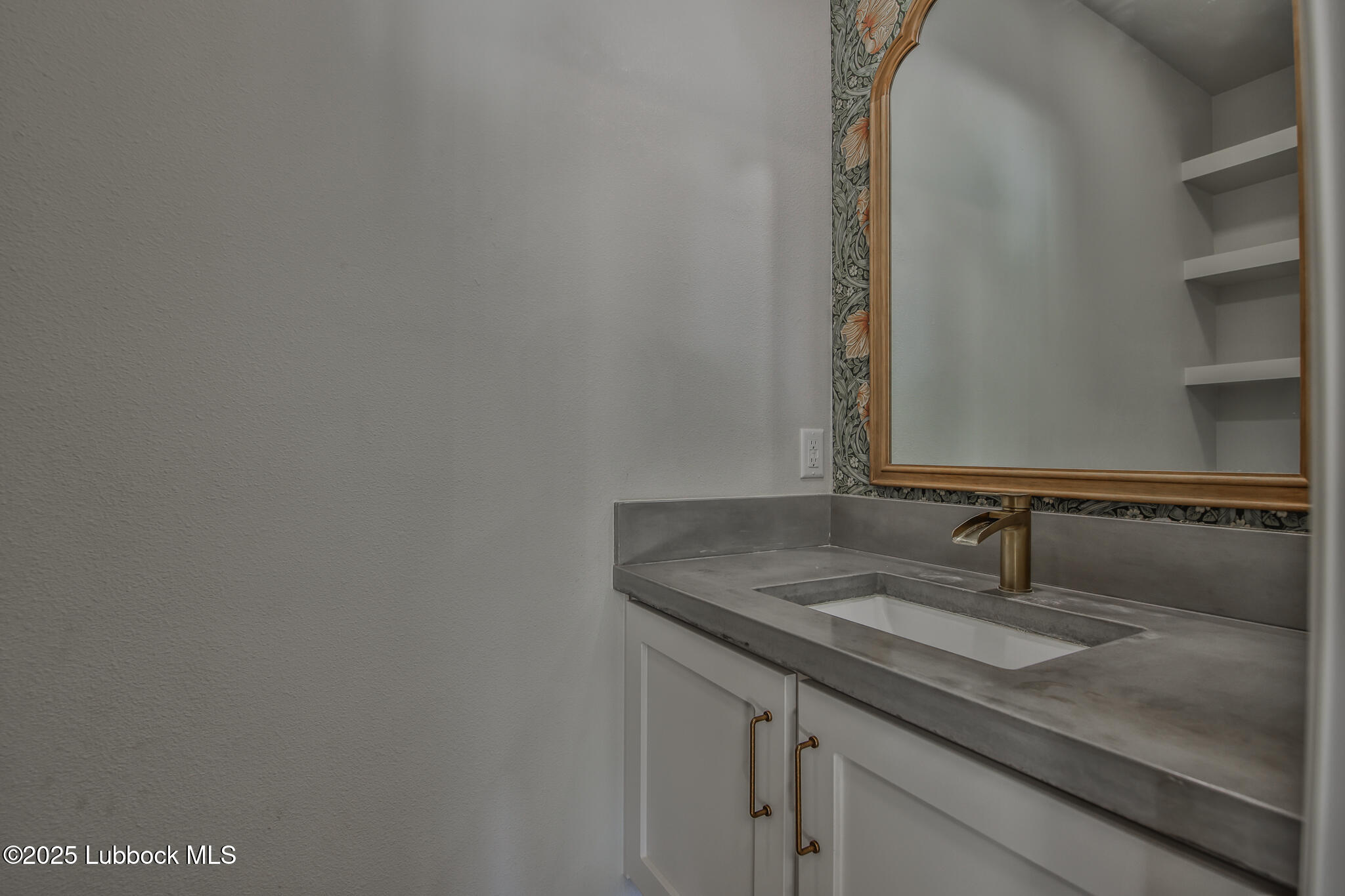 518 Avenue U Property Photo 22