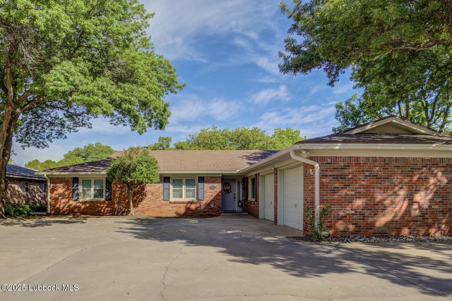 7902 Knoxville Avenue Property Photo