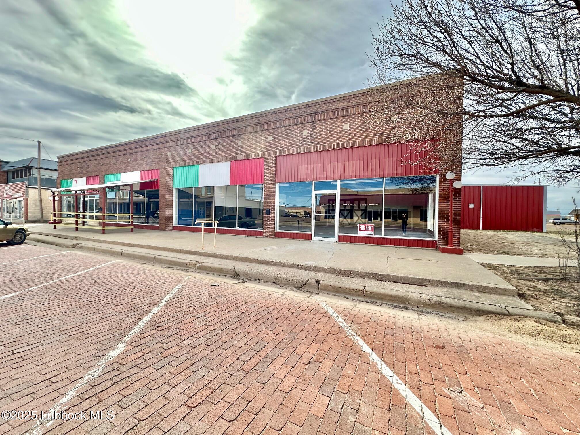 115 W Broadway Avenue Property Photo 1