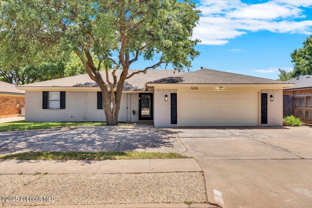 5205 92nd Street Property Photo 1