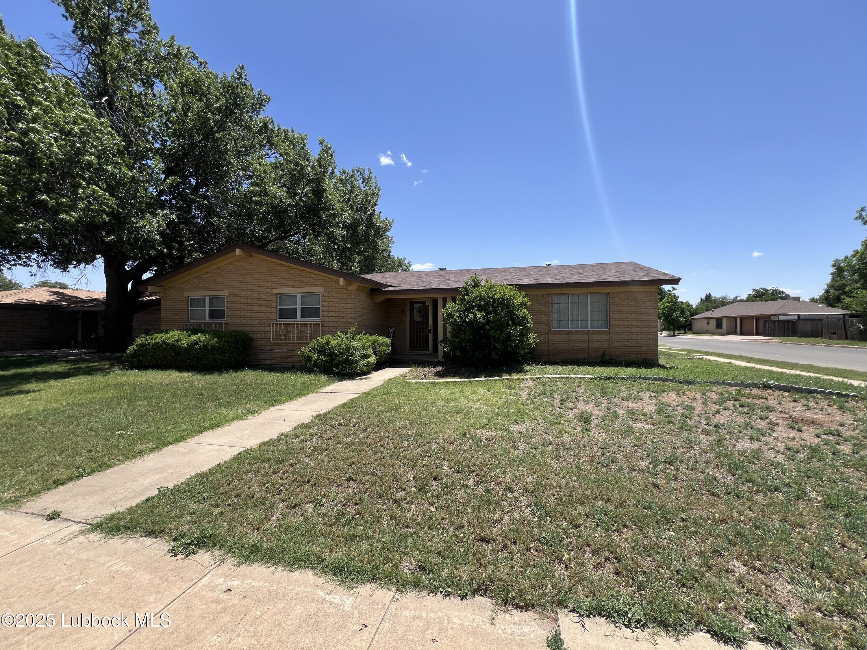 4437 77th Street Property Photo 1