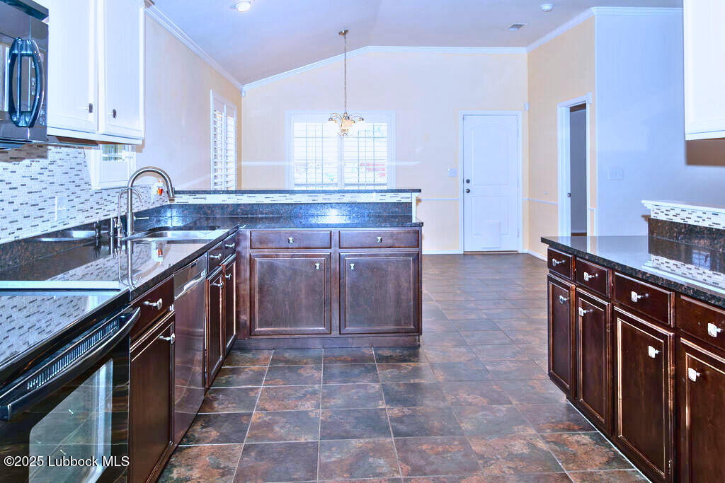 6717 92nd Street Property Photo 5