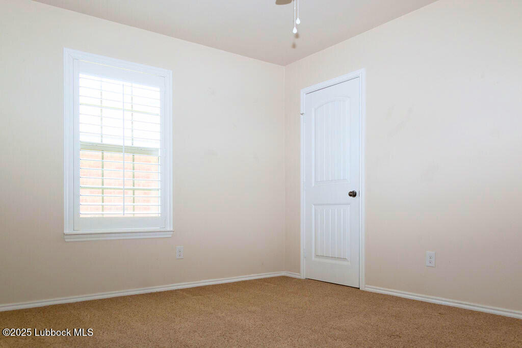 6717 92nd Street Property Photo 11