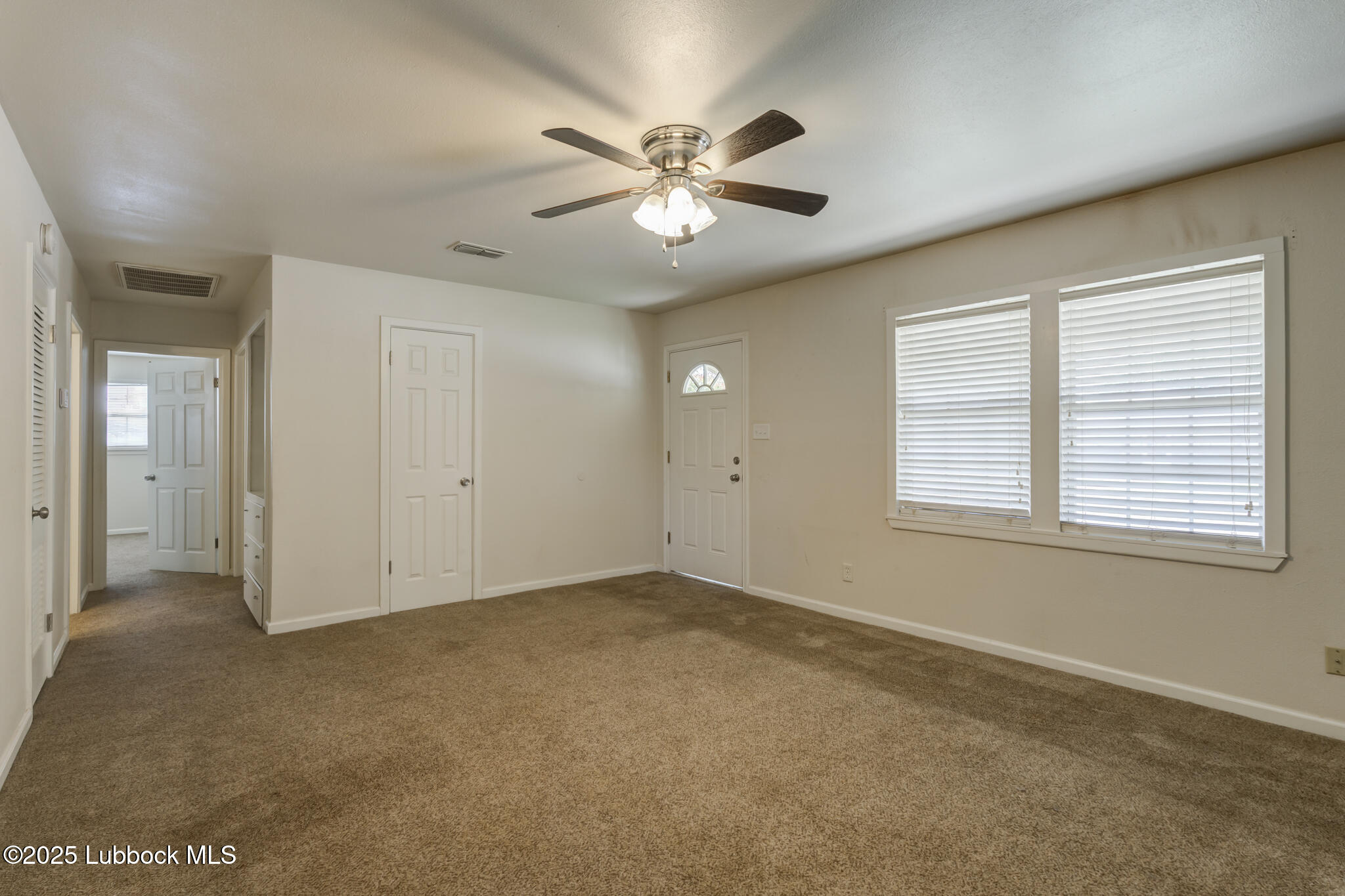 712 Hickory Street Property Photo 8