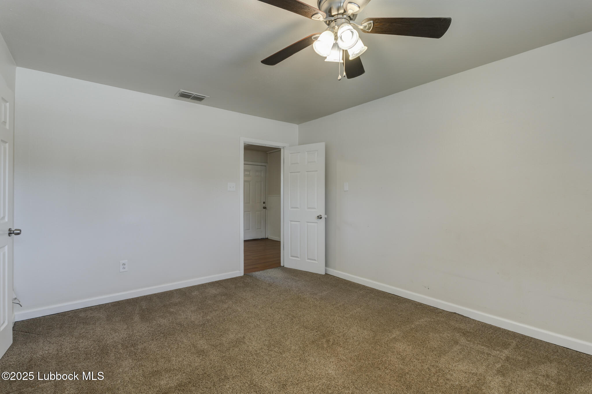 712 Hickory Street Property Photo 23