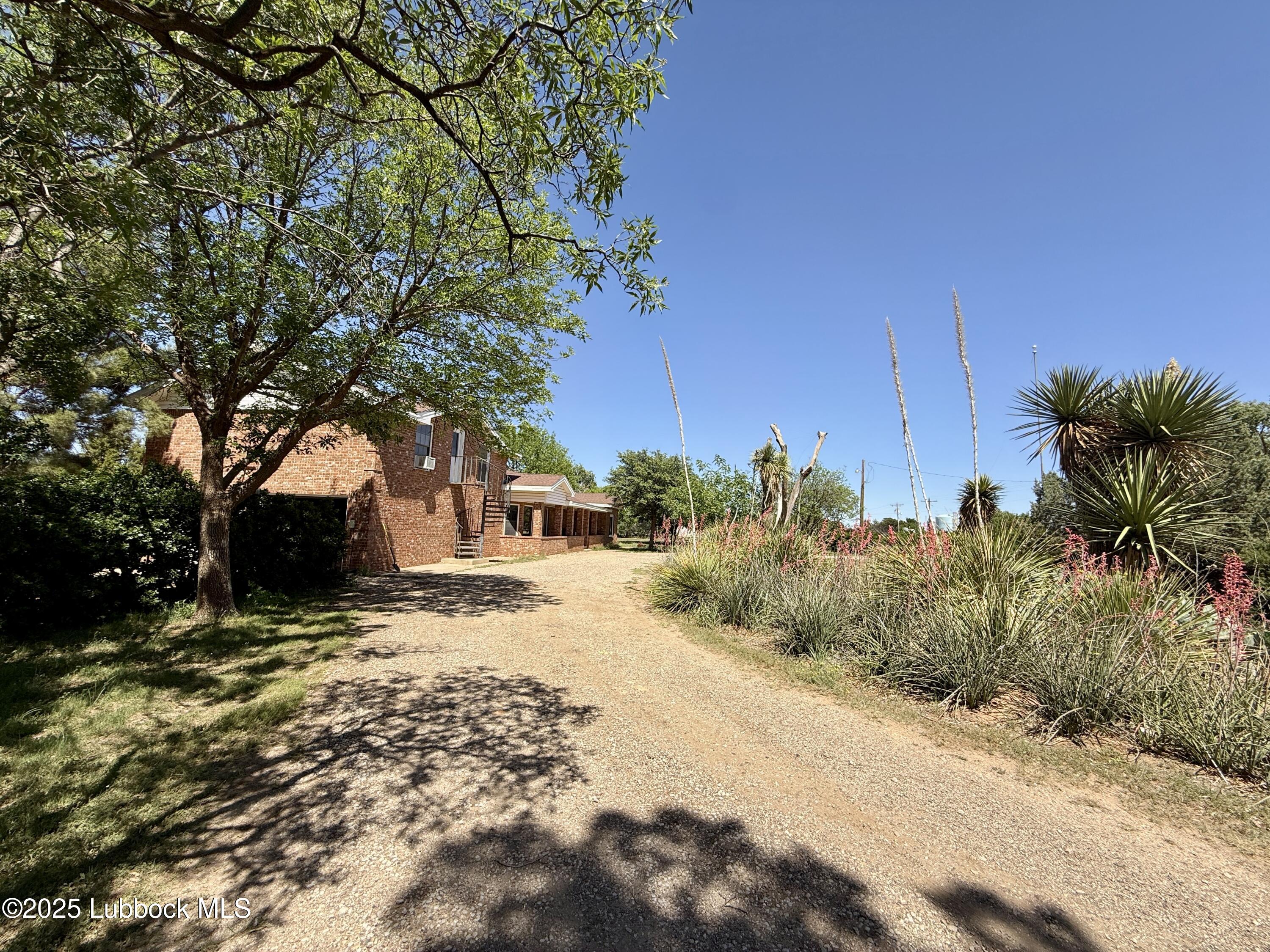 8014 County Rd 5840 Property Photo 6