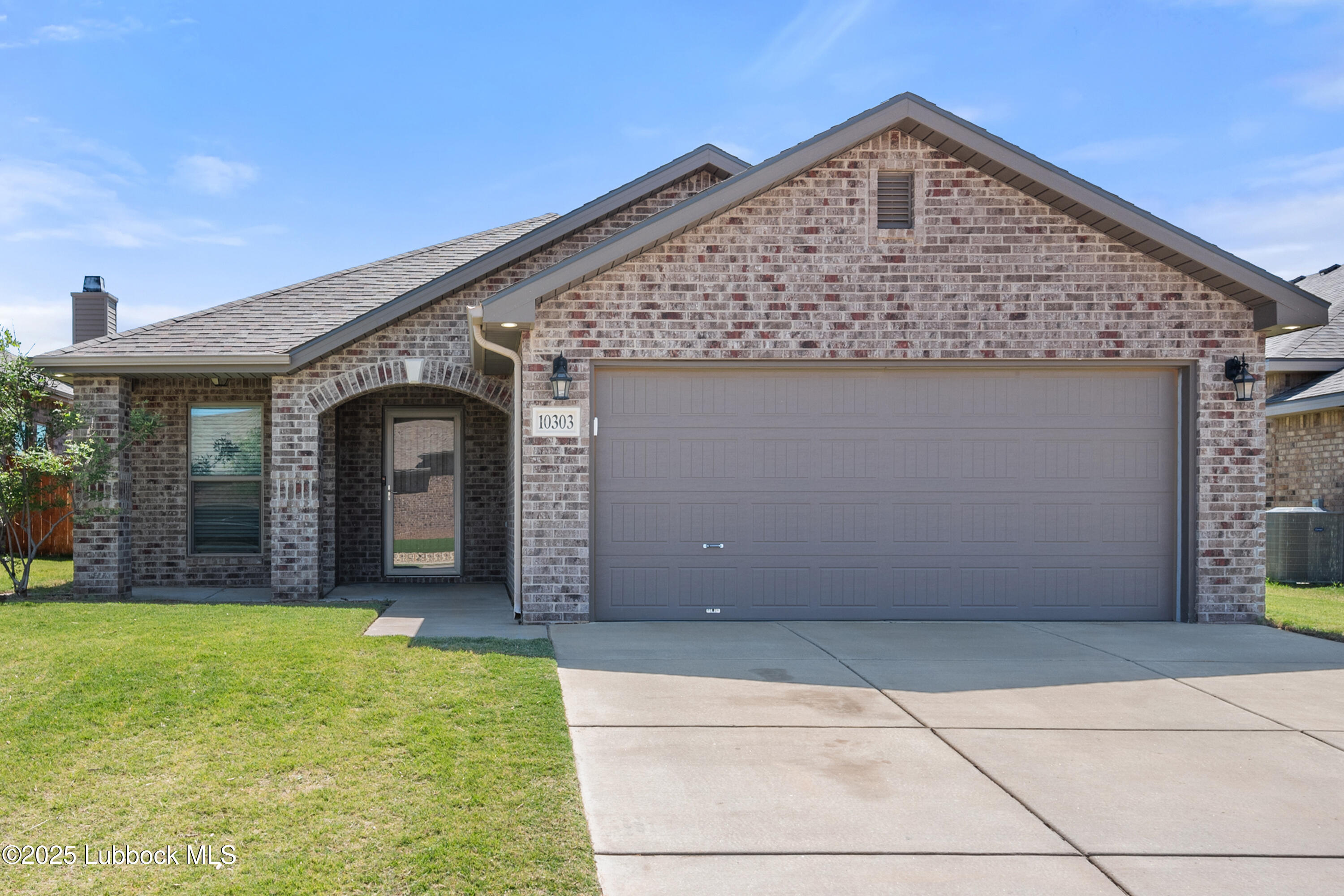 10303 Valencia Avenue Property Photo 1