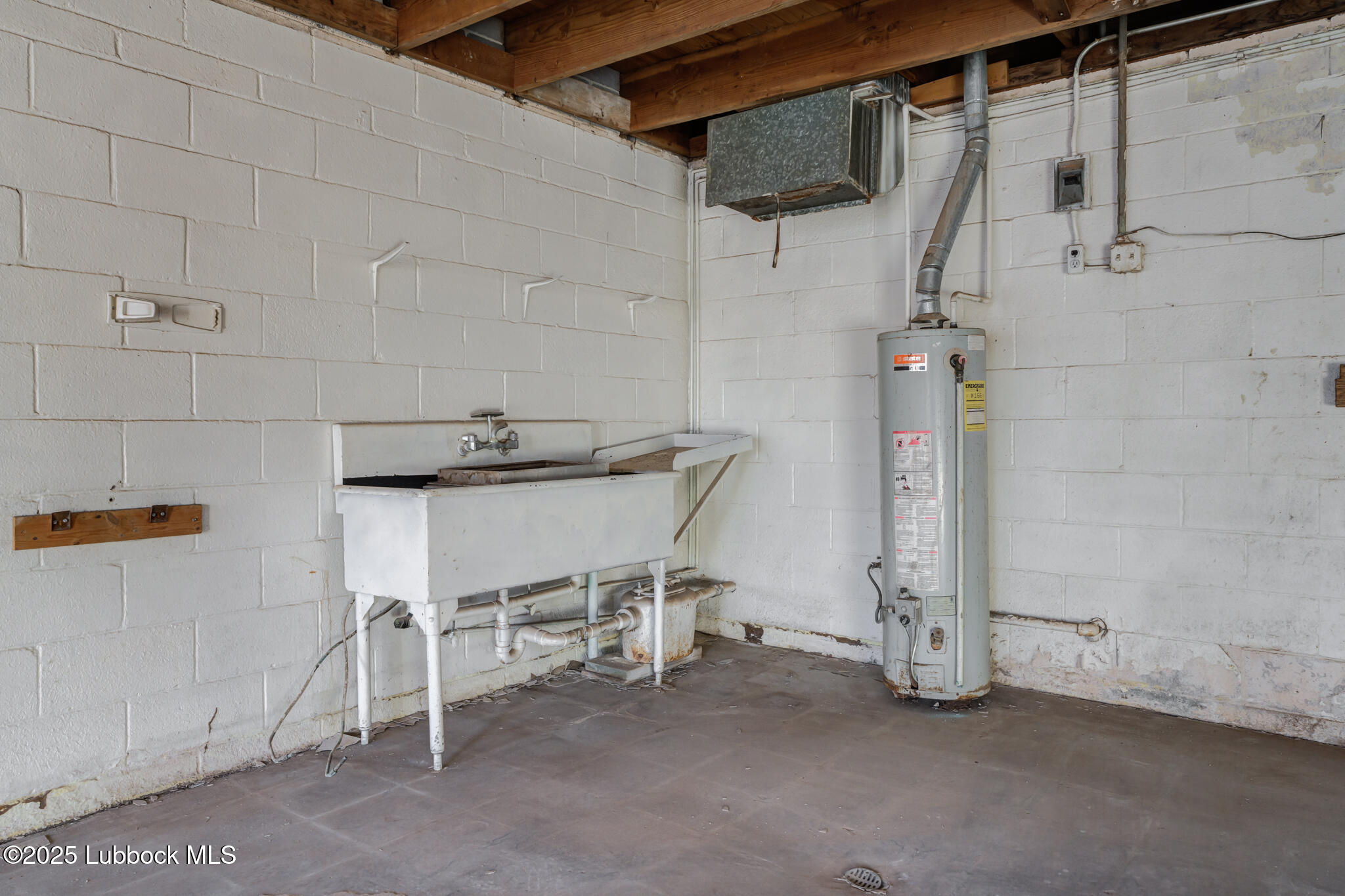 313 N Detroit Avenue Property Photo 34