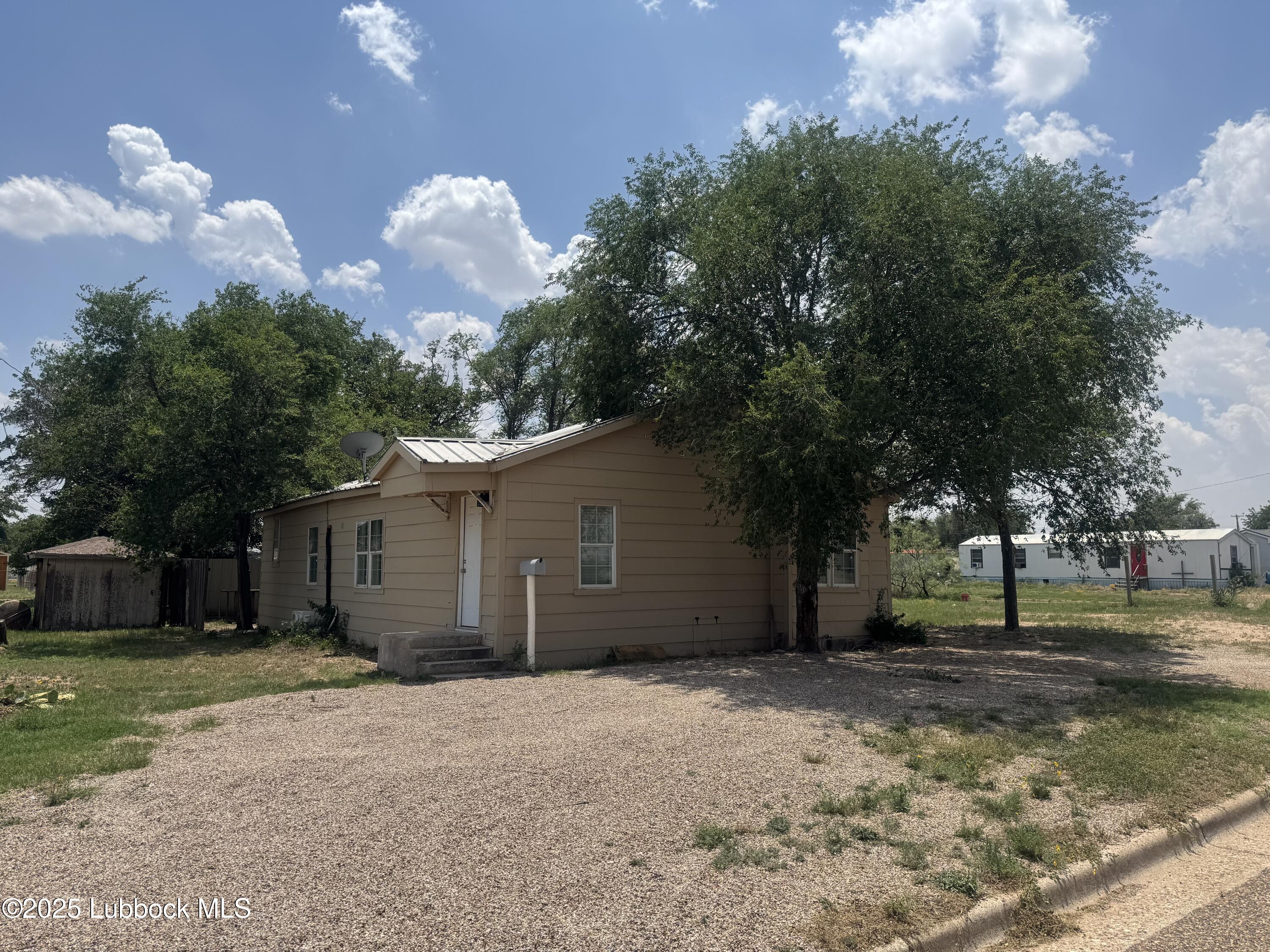 413 W 5th Street Property Photo 1