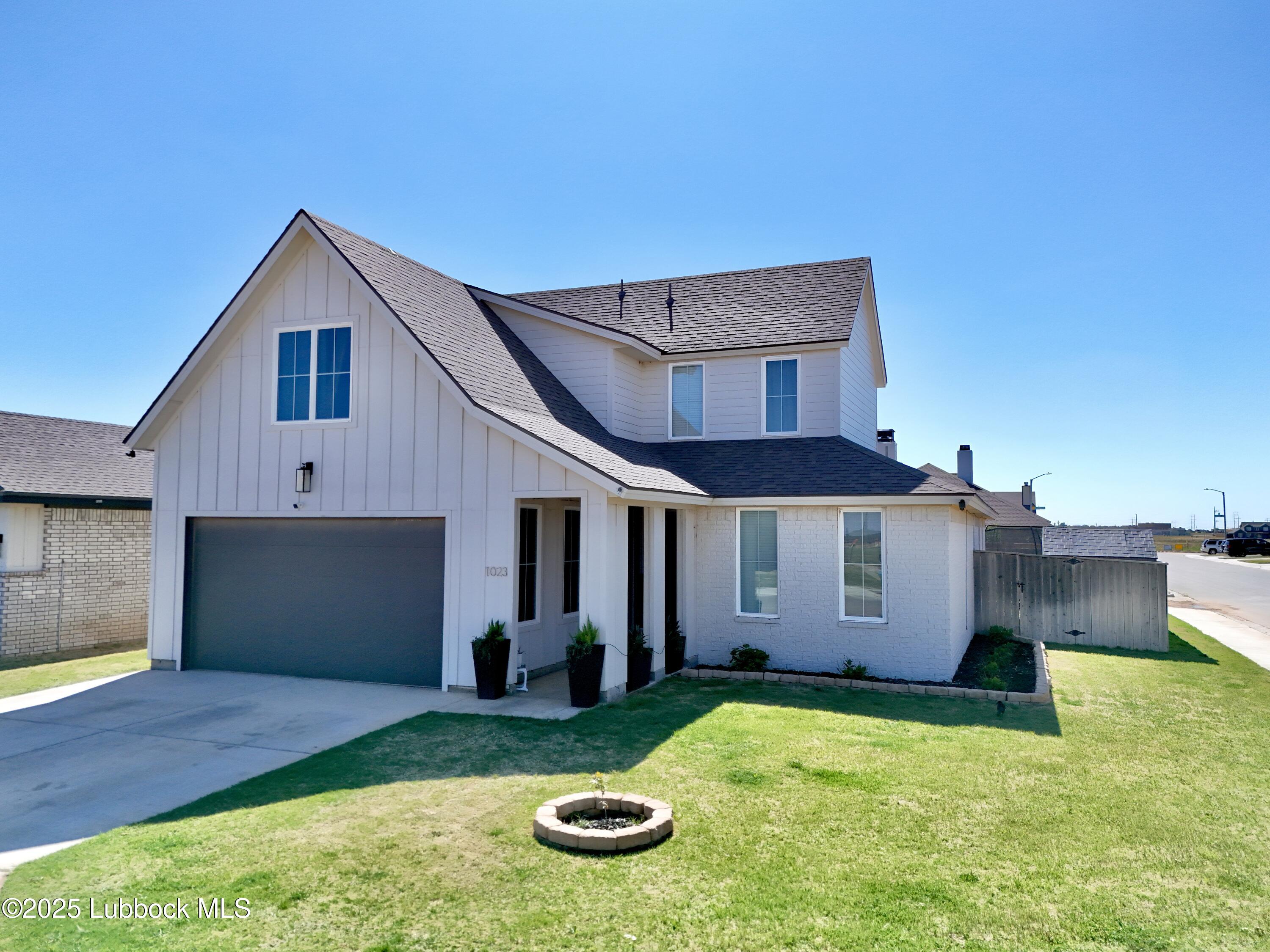 1023 N Fulton Avenue Property Photo 1