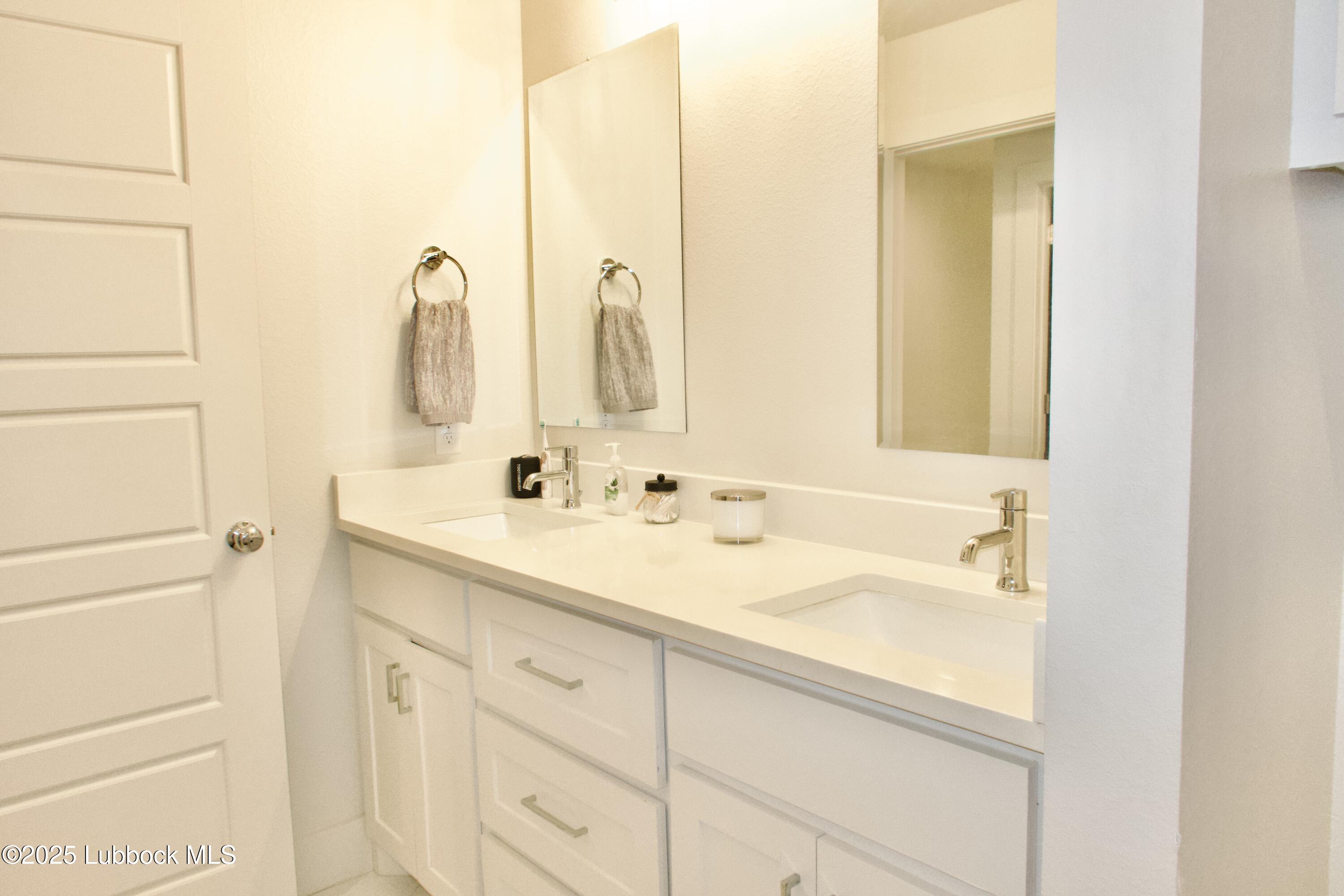 1023 N Fulton Avenue Property Photo 19