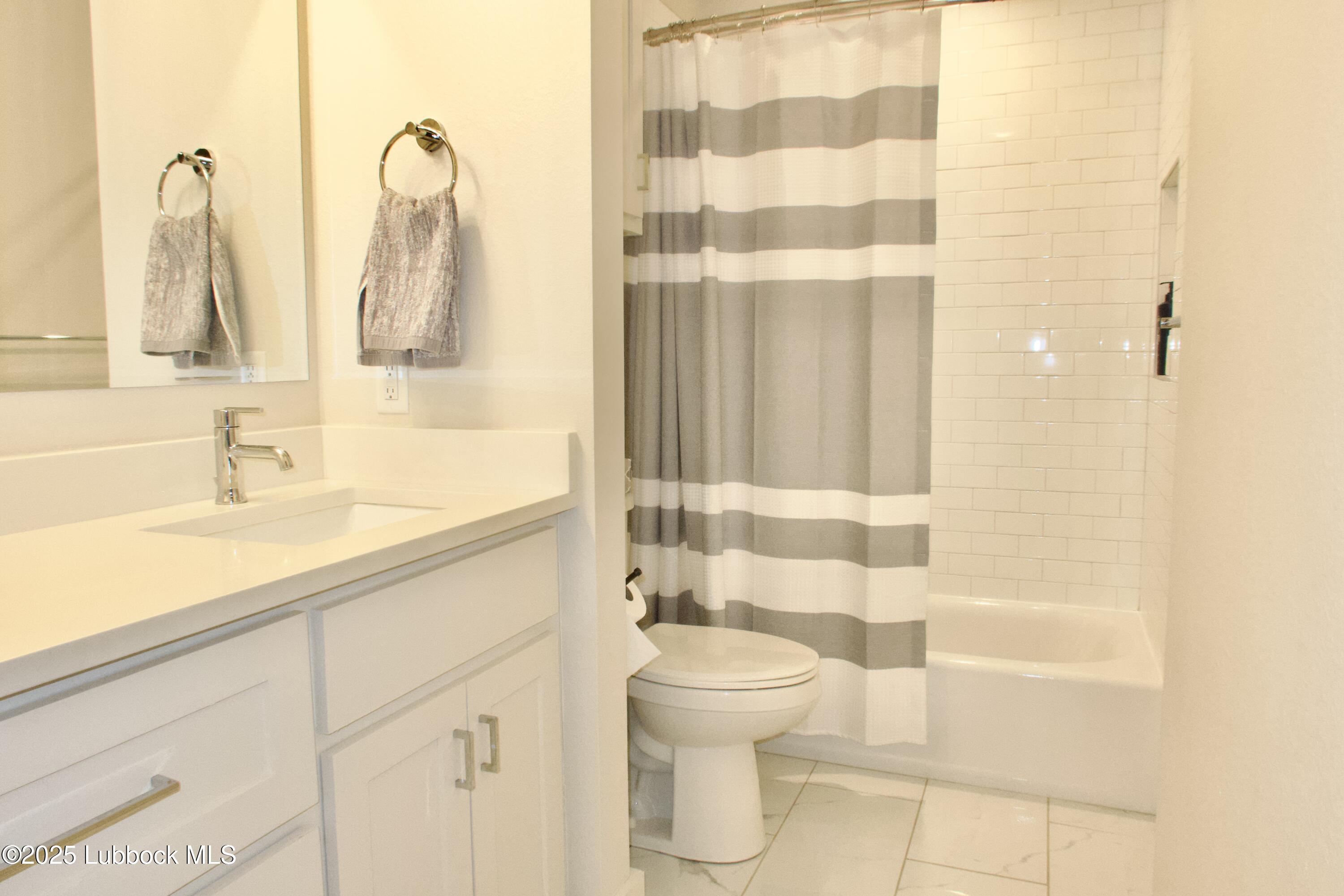 1023 N Fulton Avenue Property Photo 20