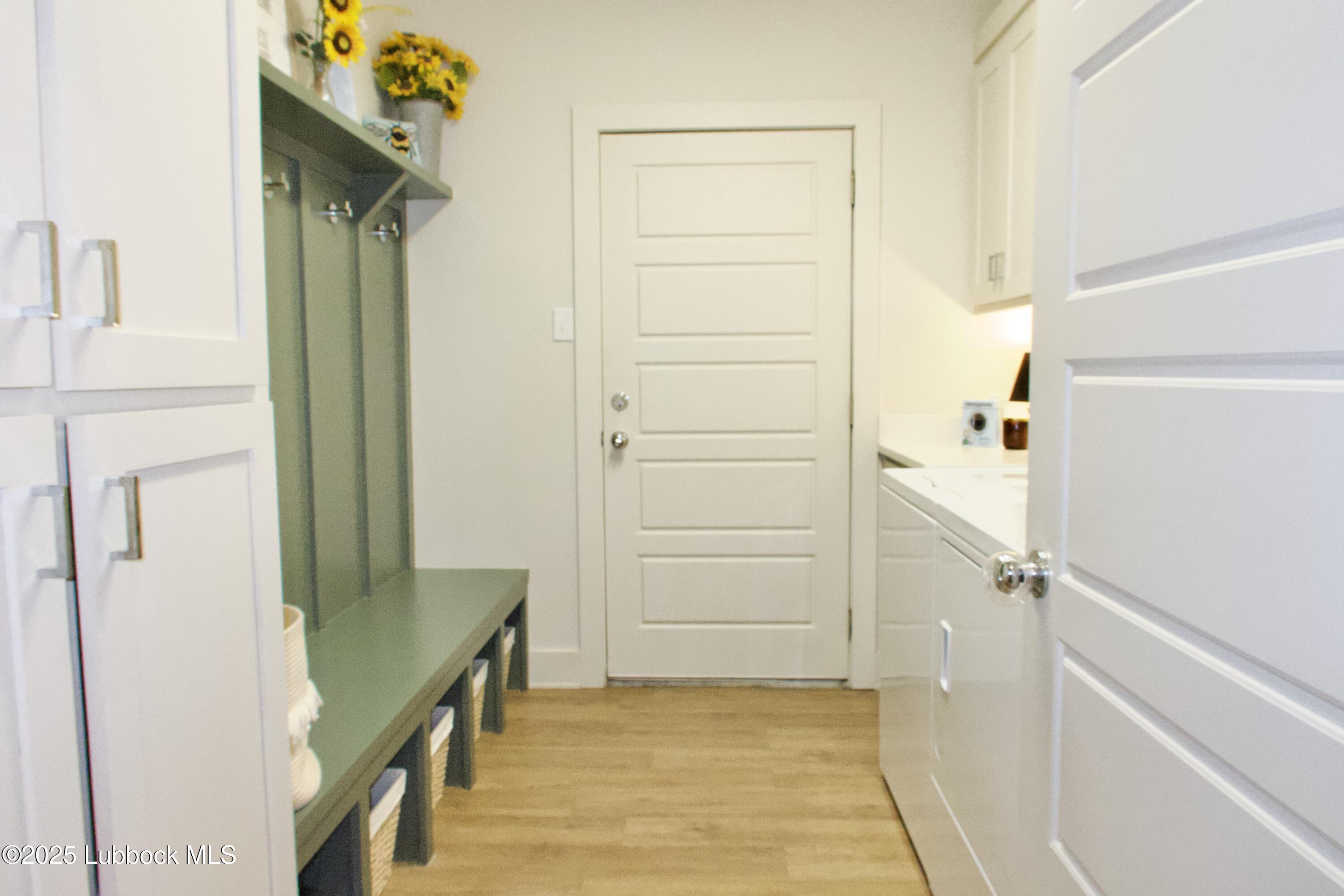 1023 N Fulton Avenue Property Photo 23