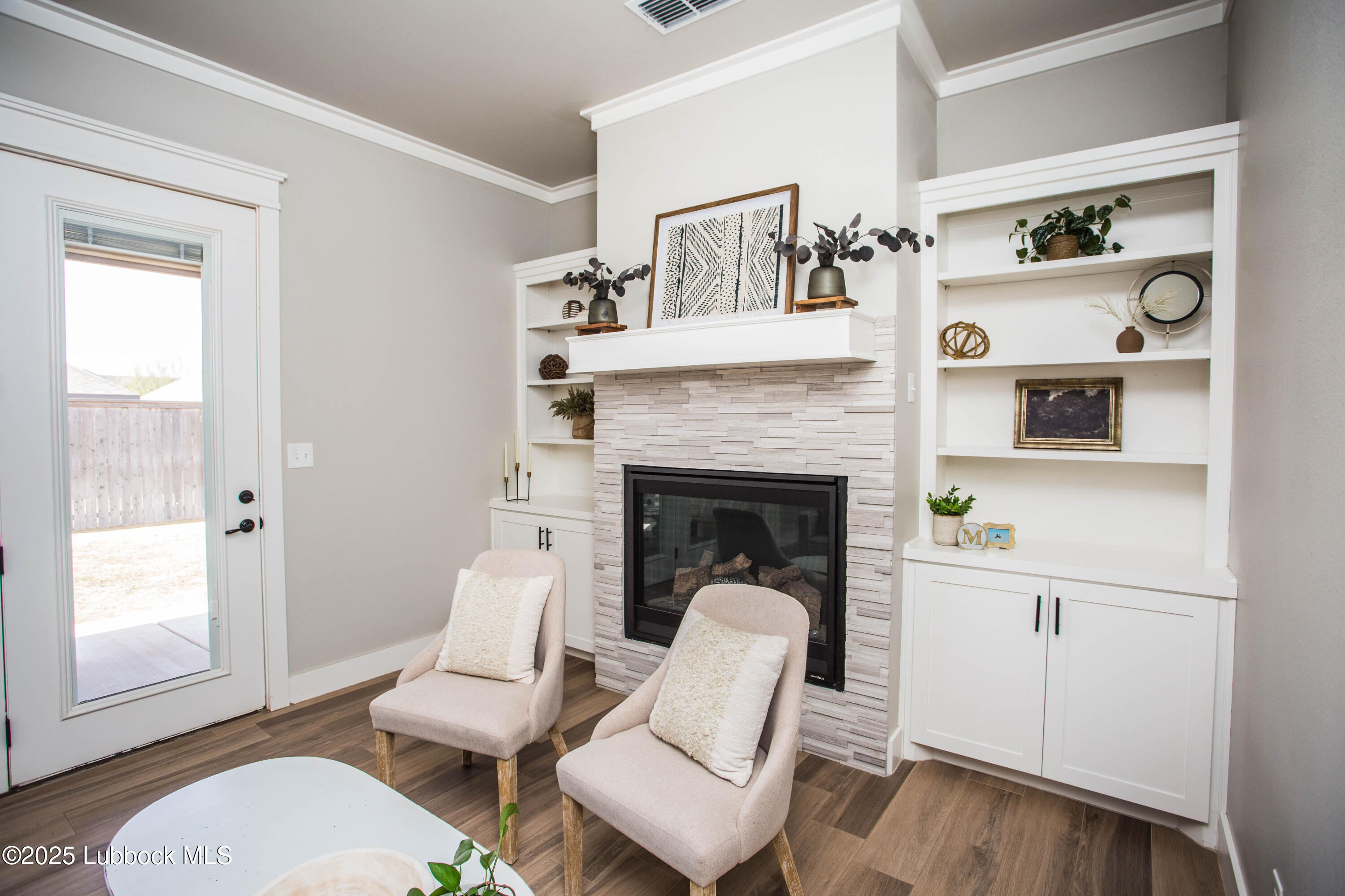 1308 Dover Lane Property Photo 4