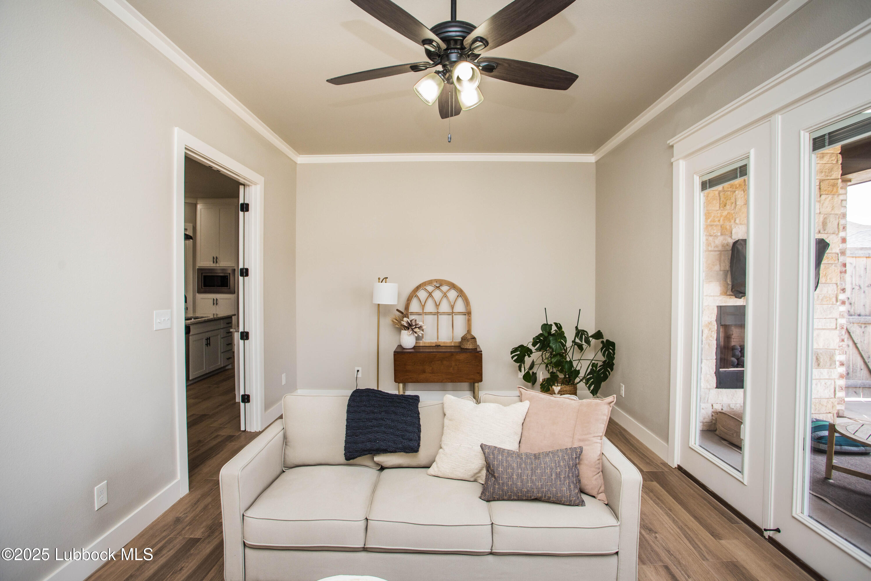 1308 Dover Lane Property Photo 6