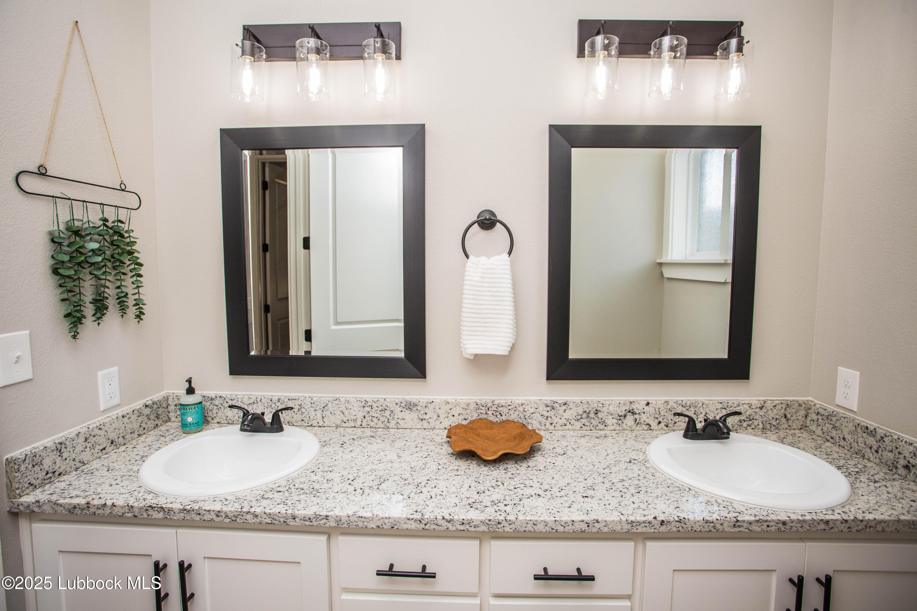 1308 Dover Lane Property Photo 25