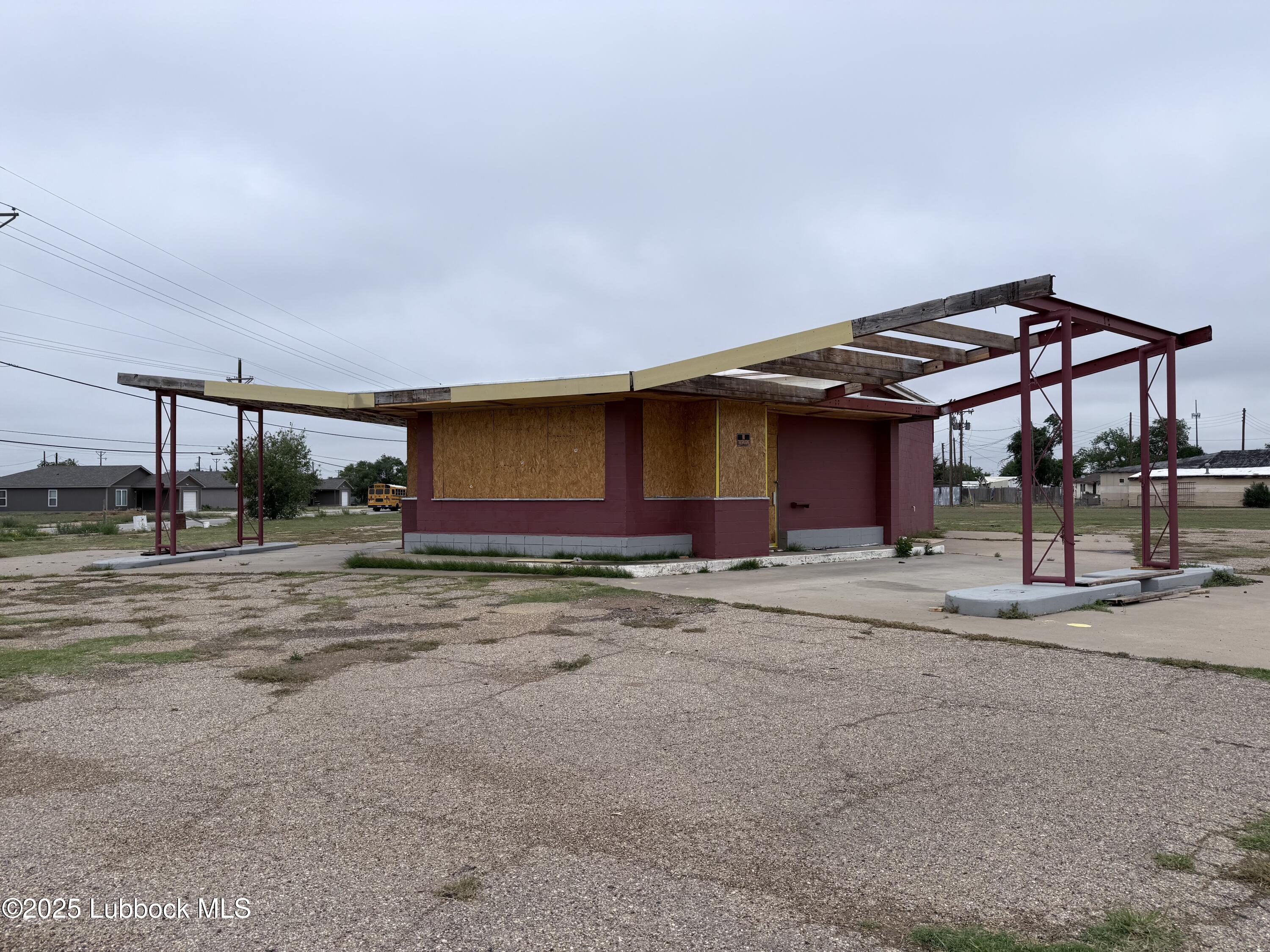 3303 Idalou Road Property Photo 1