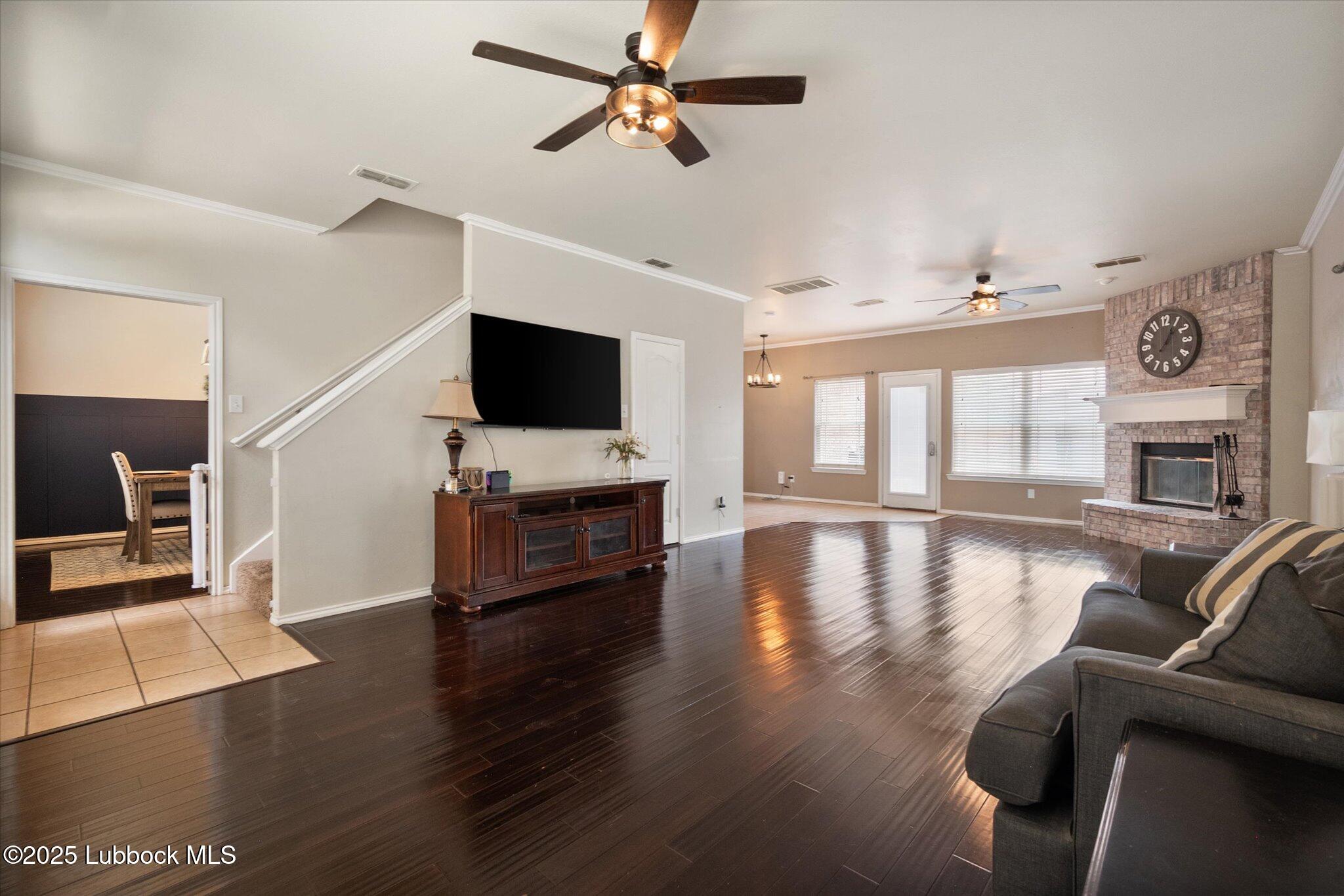 10827 Detroit Avenue Property Photo 5
