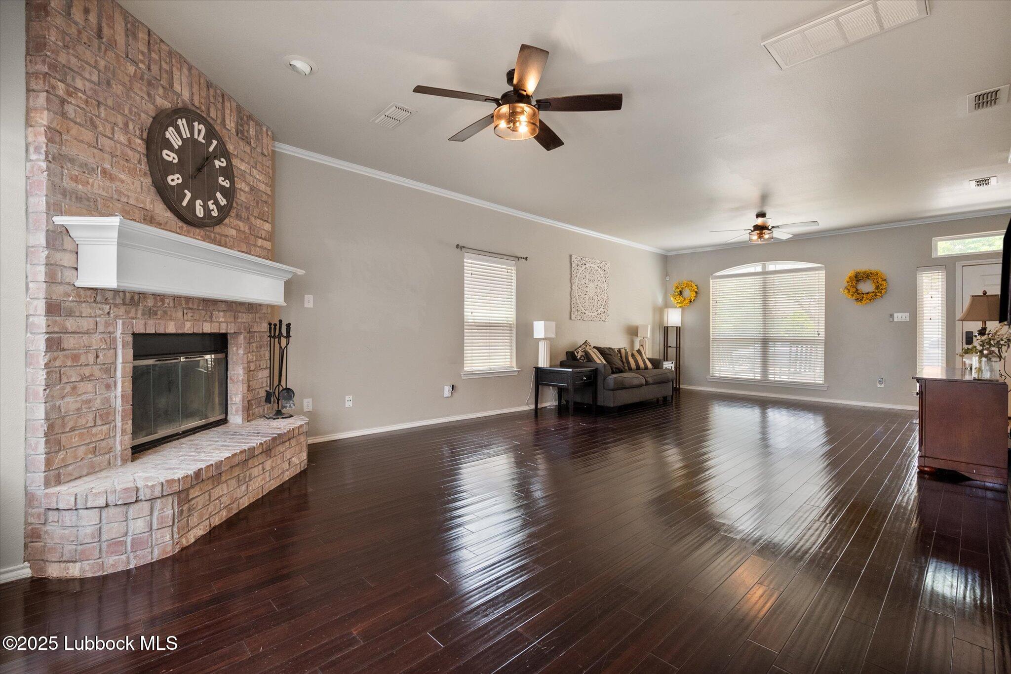 10827 Detroit Avenue Property Photo 6