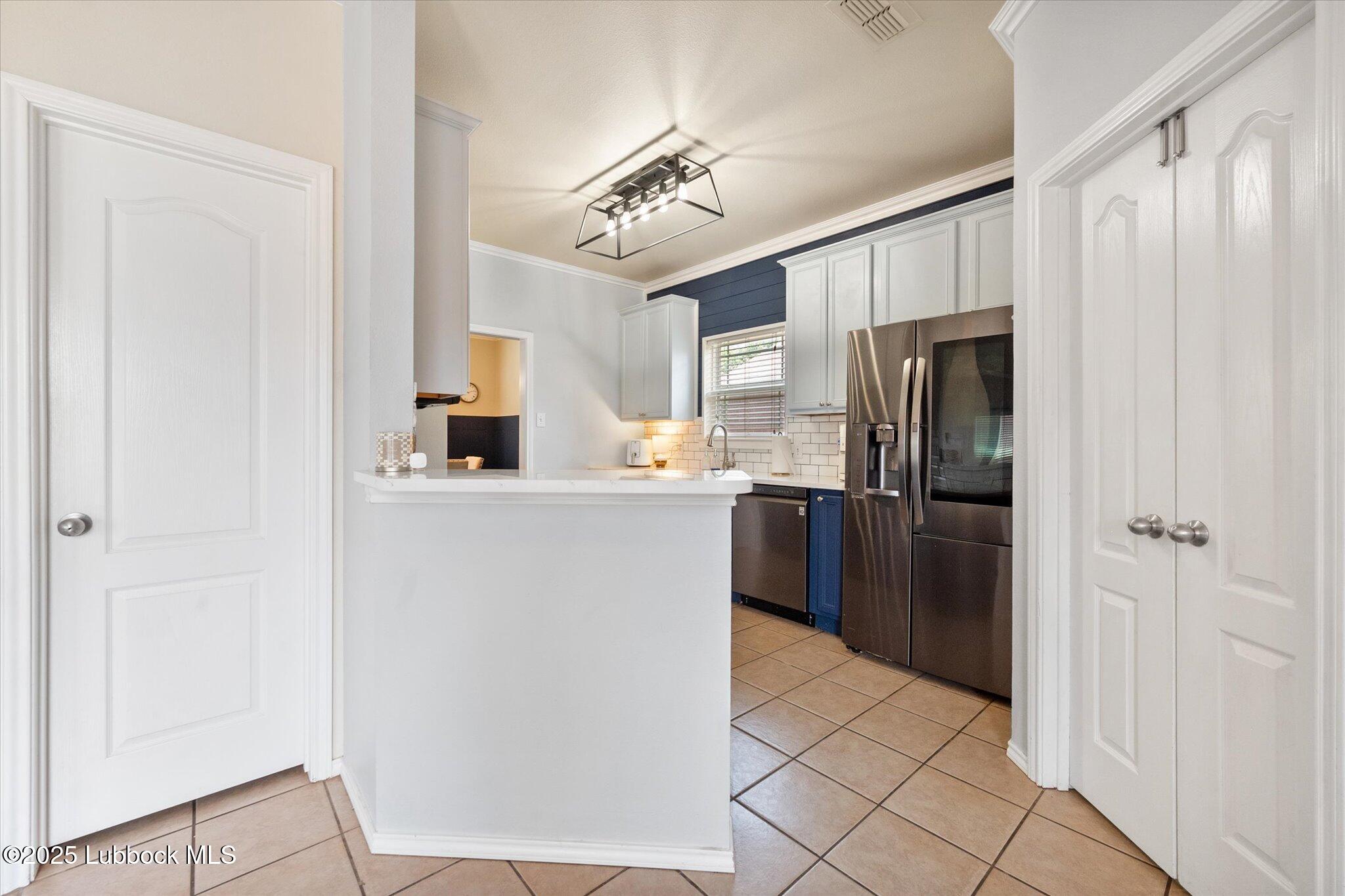10827 Detroit Avenue Property Photo 11