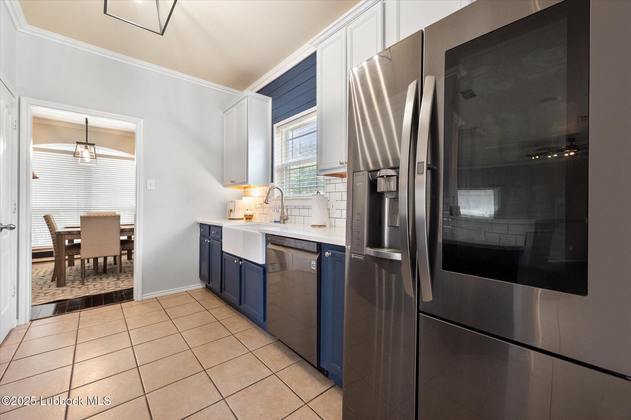 10827 Detroit Avenue Property Photo 12