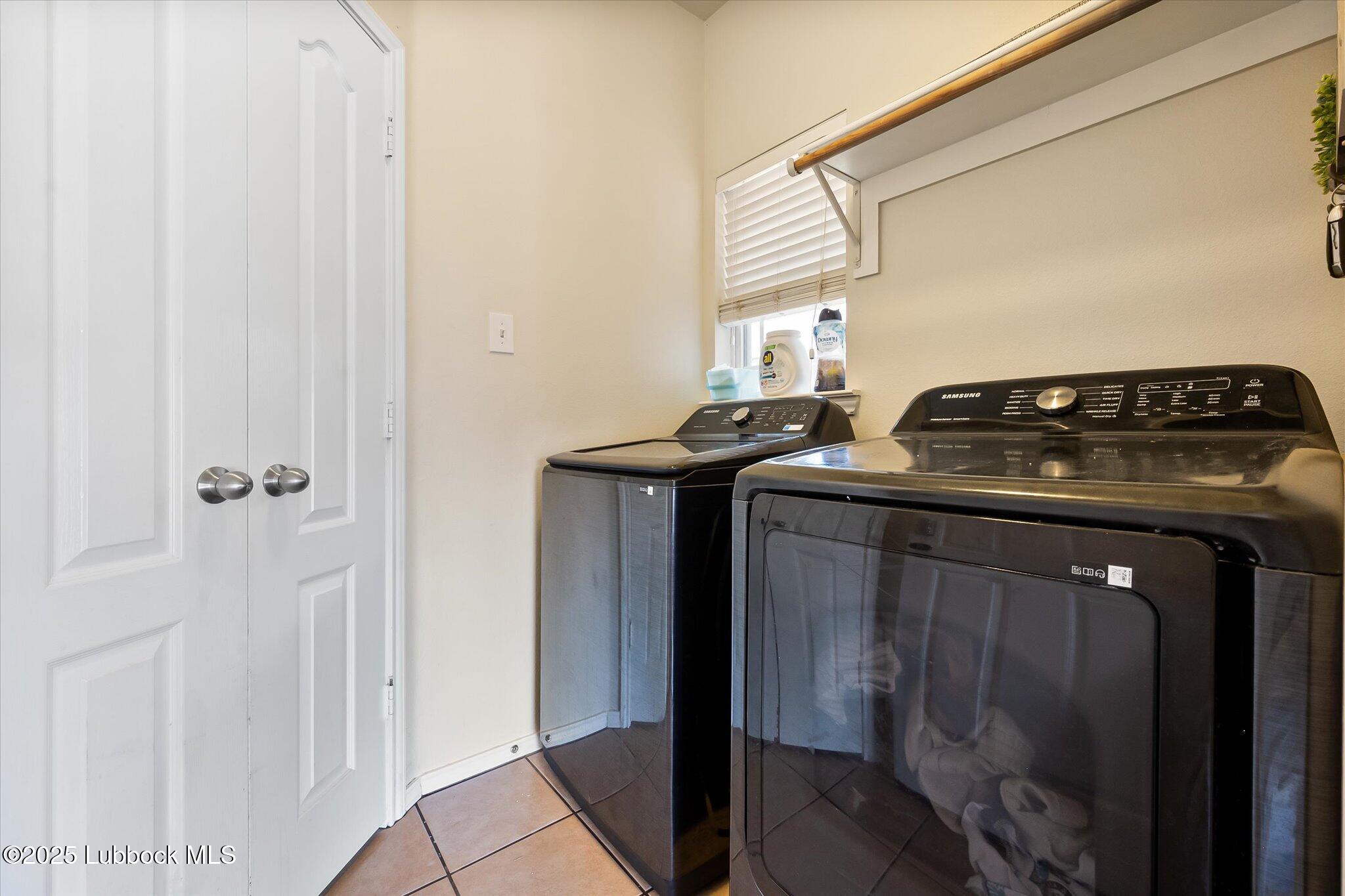 10827 Detroit Avenue Property Photo 27